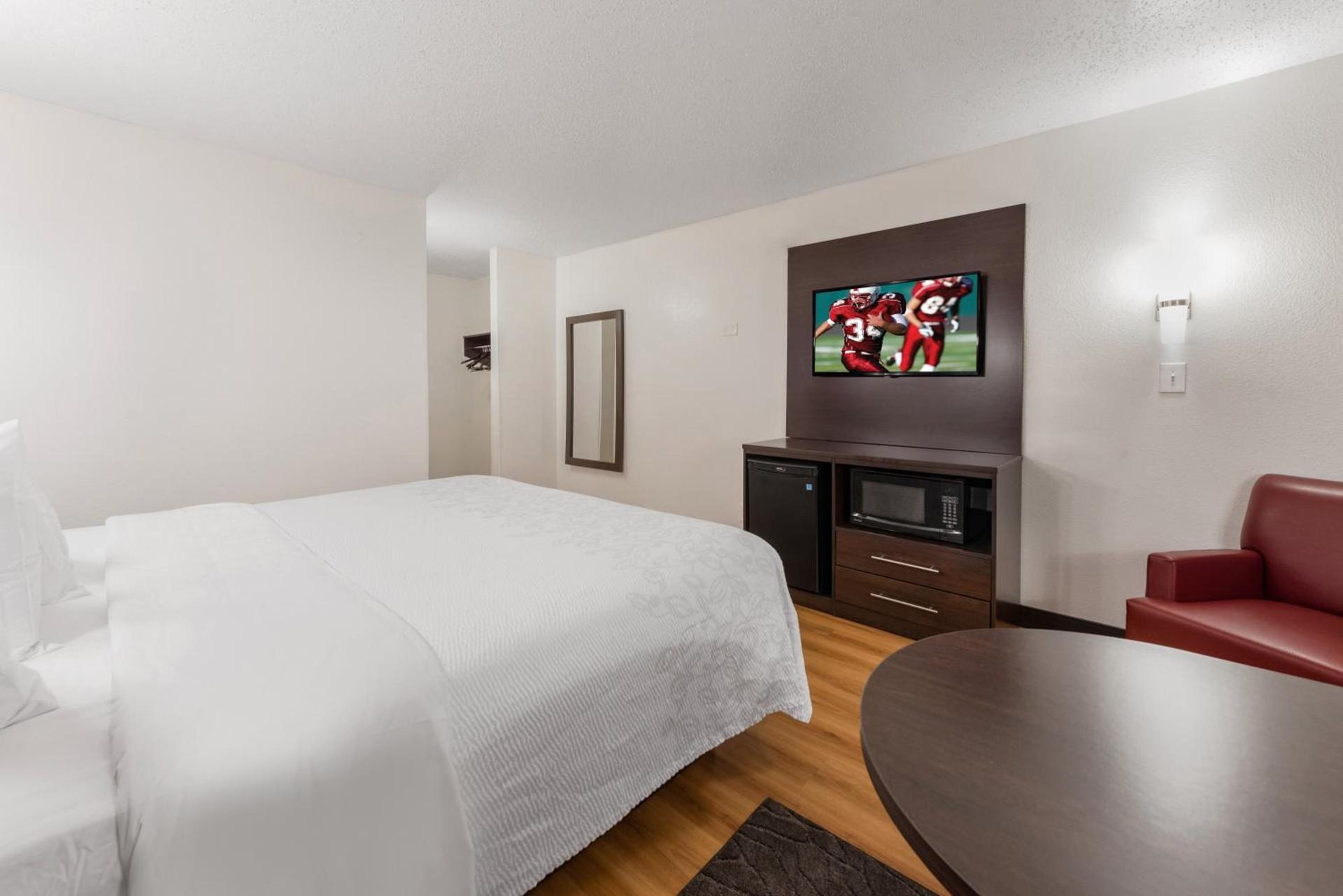 Red Roof Inn PLUS+ Columbus - Worthington photo 22