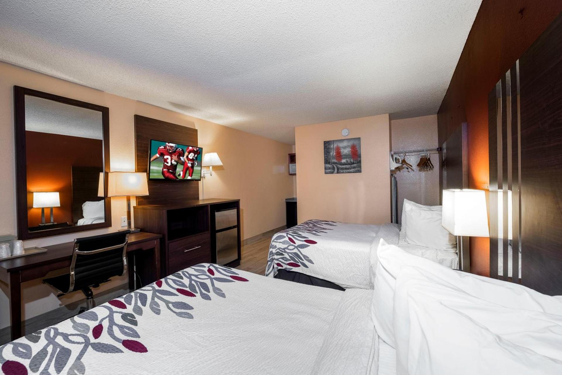 Red Roof Inn Valdosta - University photo 25