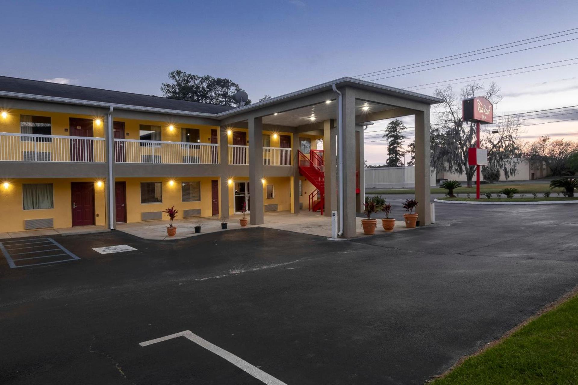 Red Roof Inn Valdosta - University photo 4