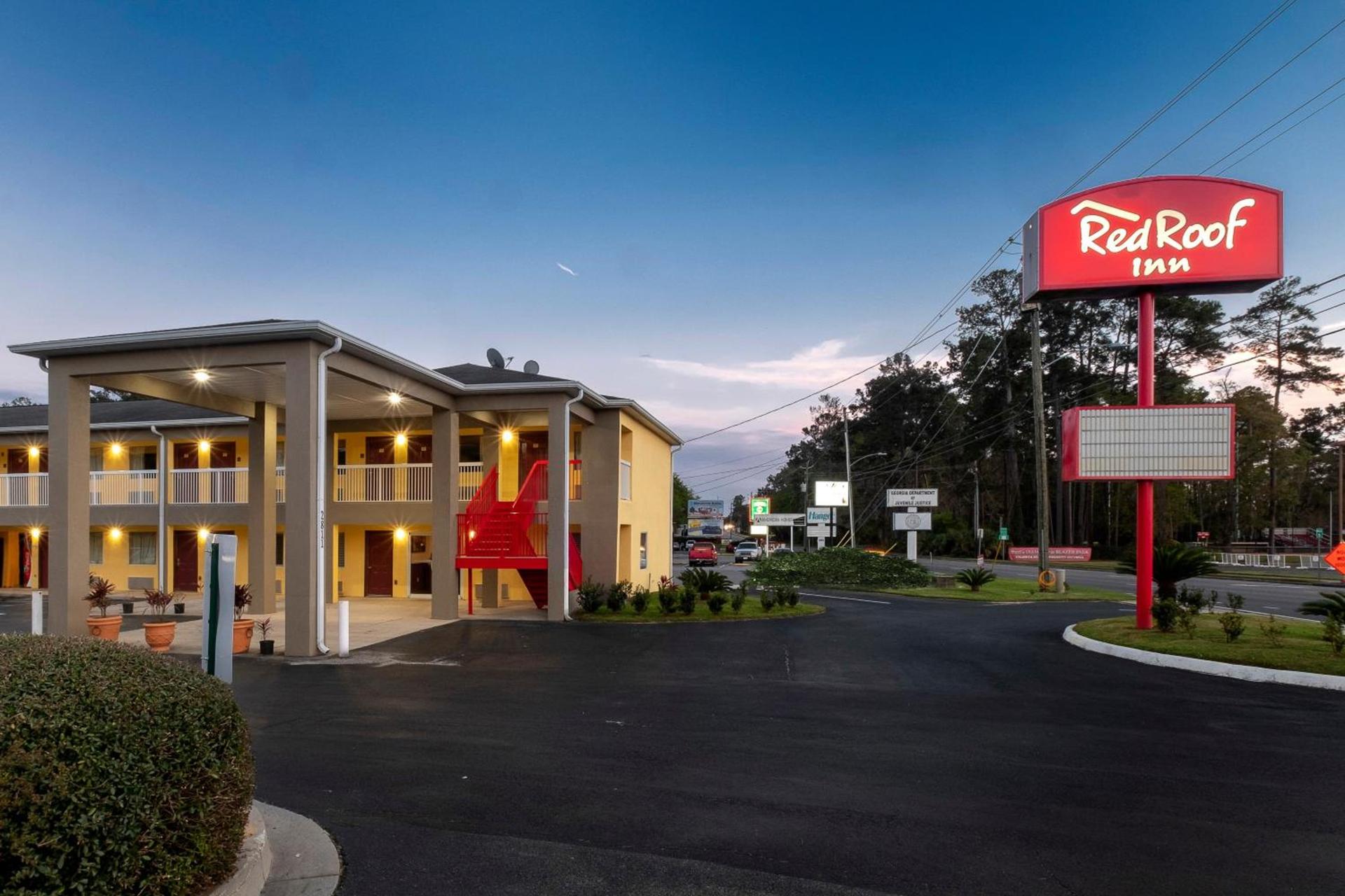 Red Roof Inn Valdosta - University photo 5