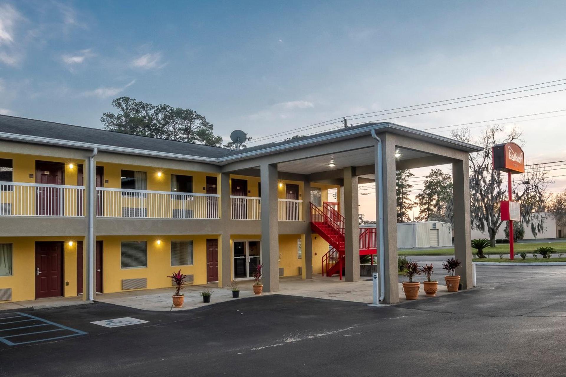 Red Roof Inn Valdosta - University photo 7