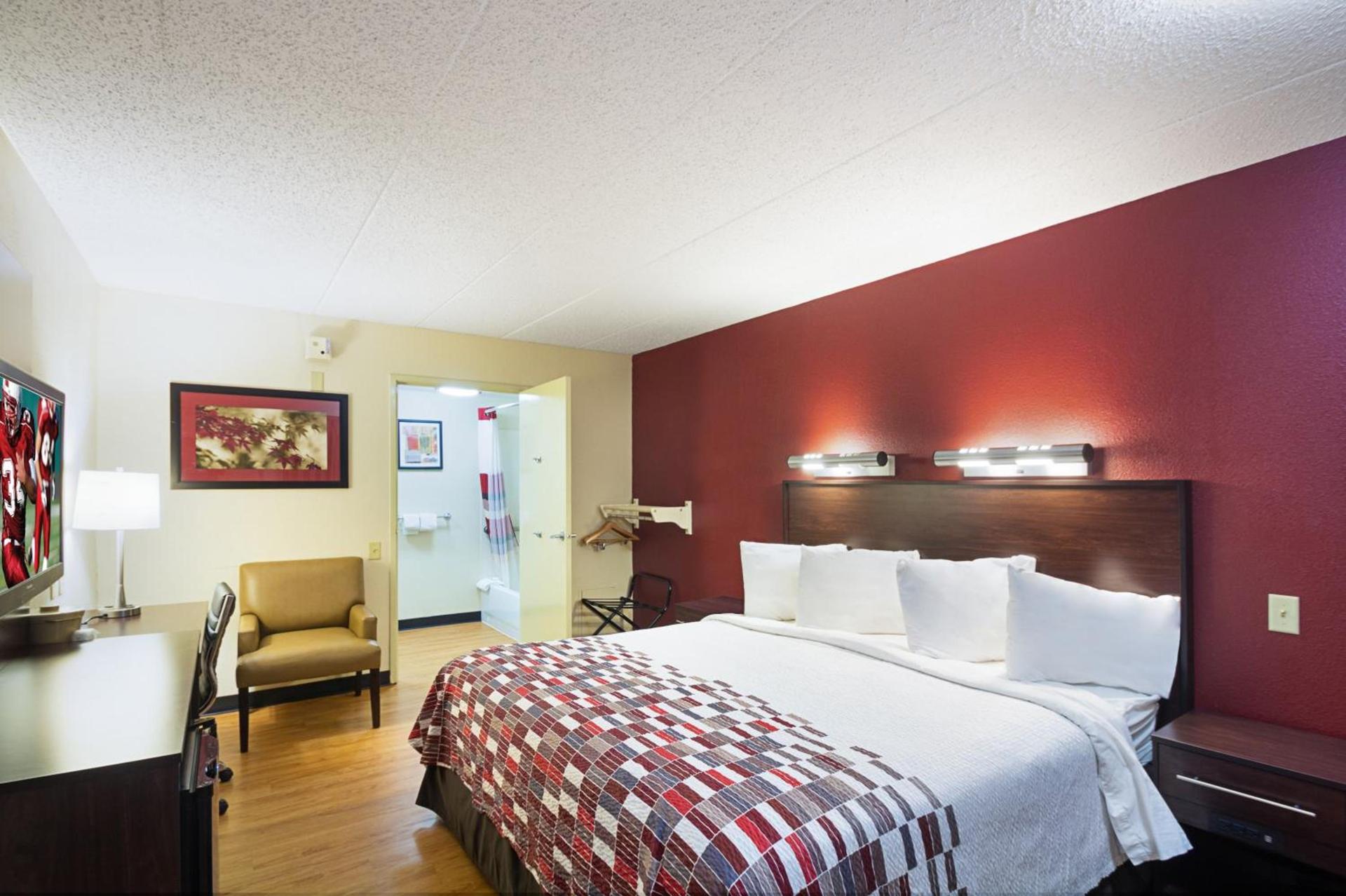 Red Roof Inn Cincinnati East - Beechmont photo 29