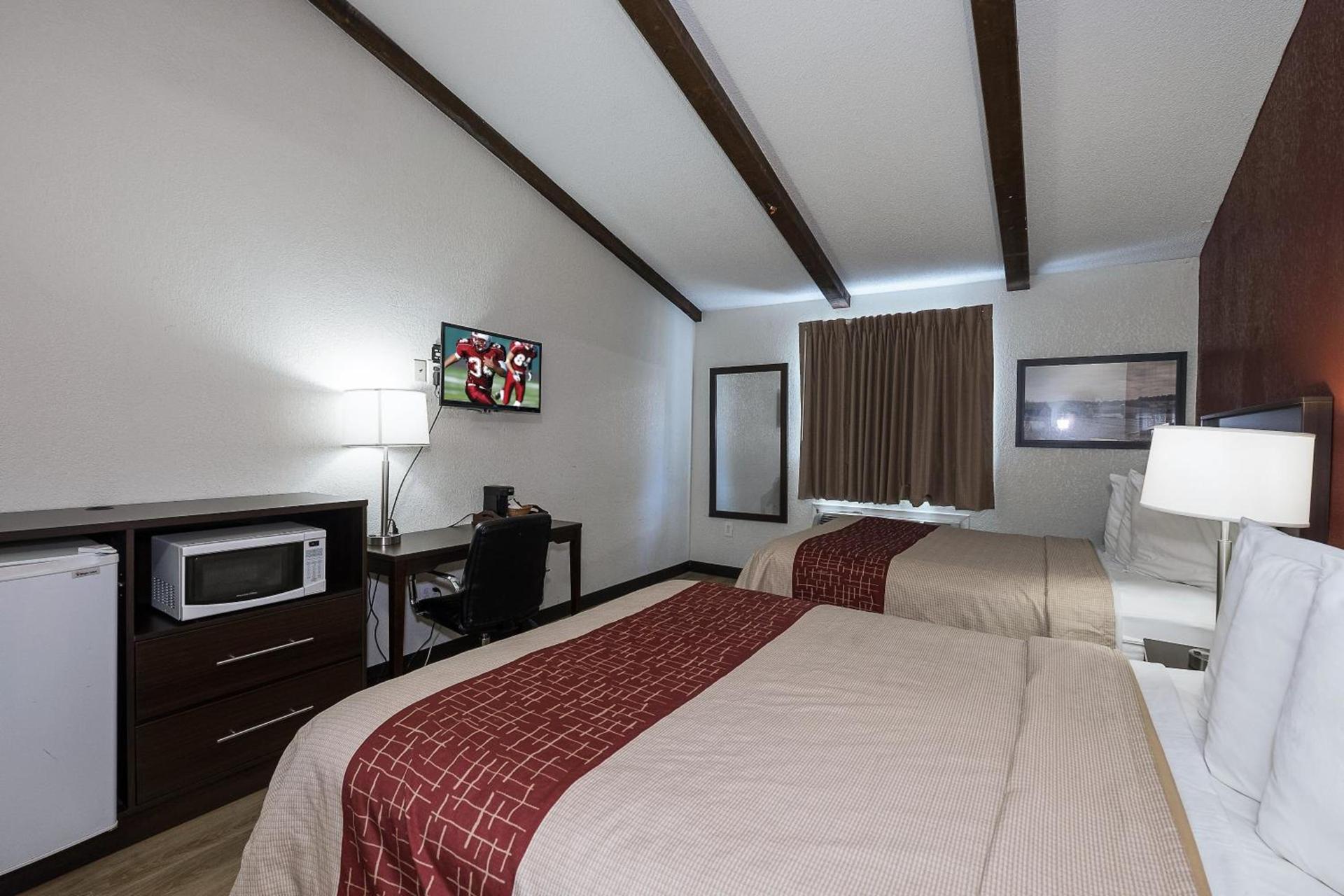 Red Roof Inn Lancaster Strasburg photo 13