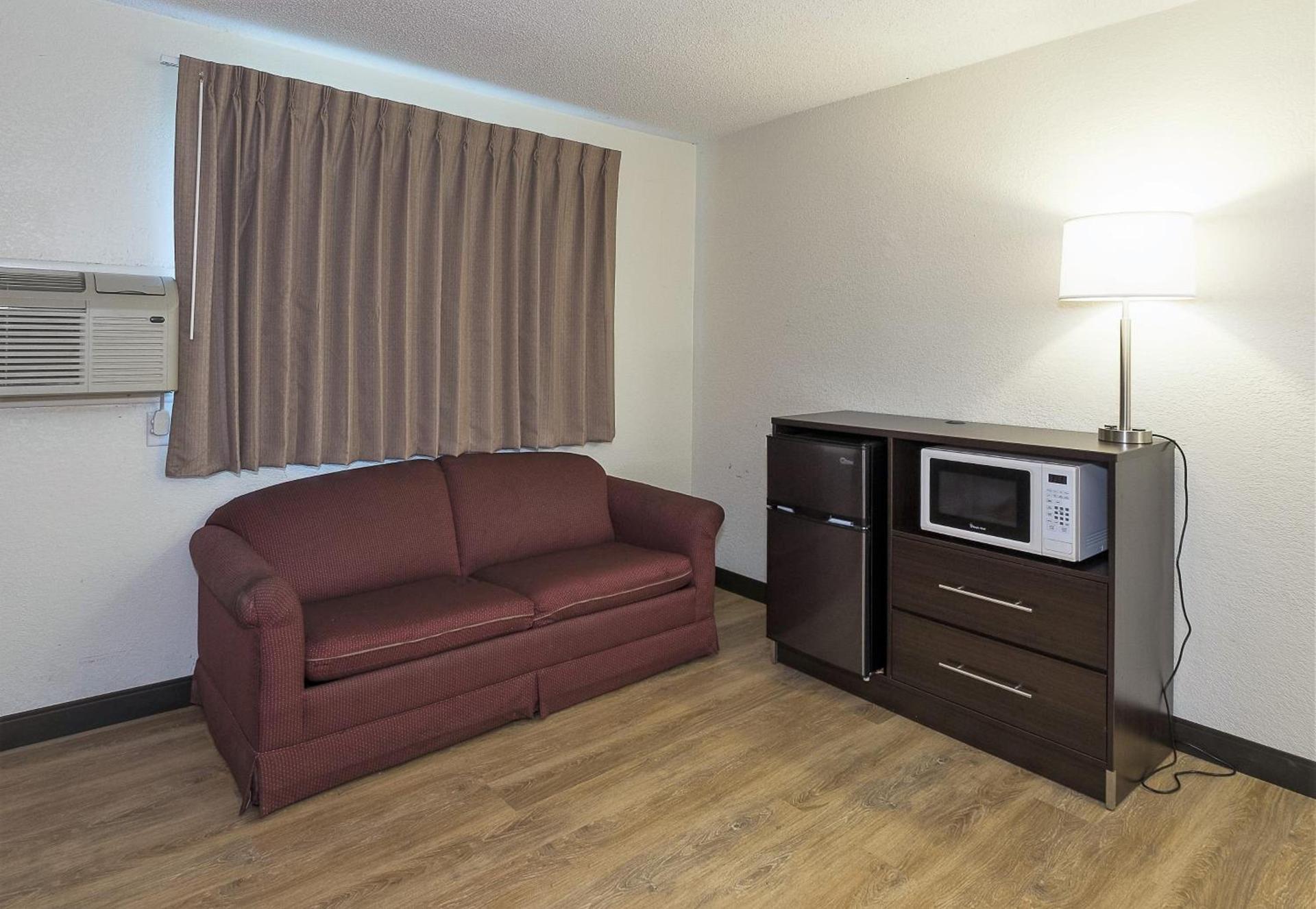 Red Roof Inn Lancaster Strasburg photo 19