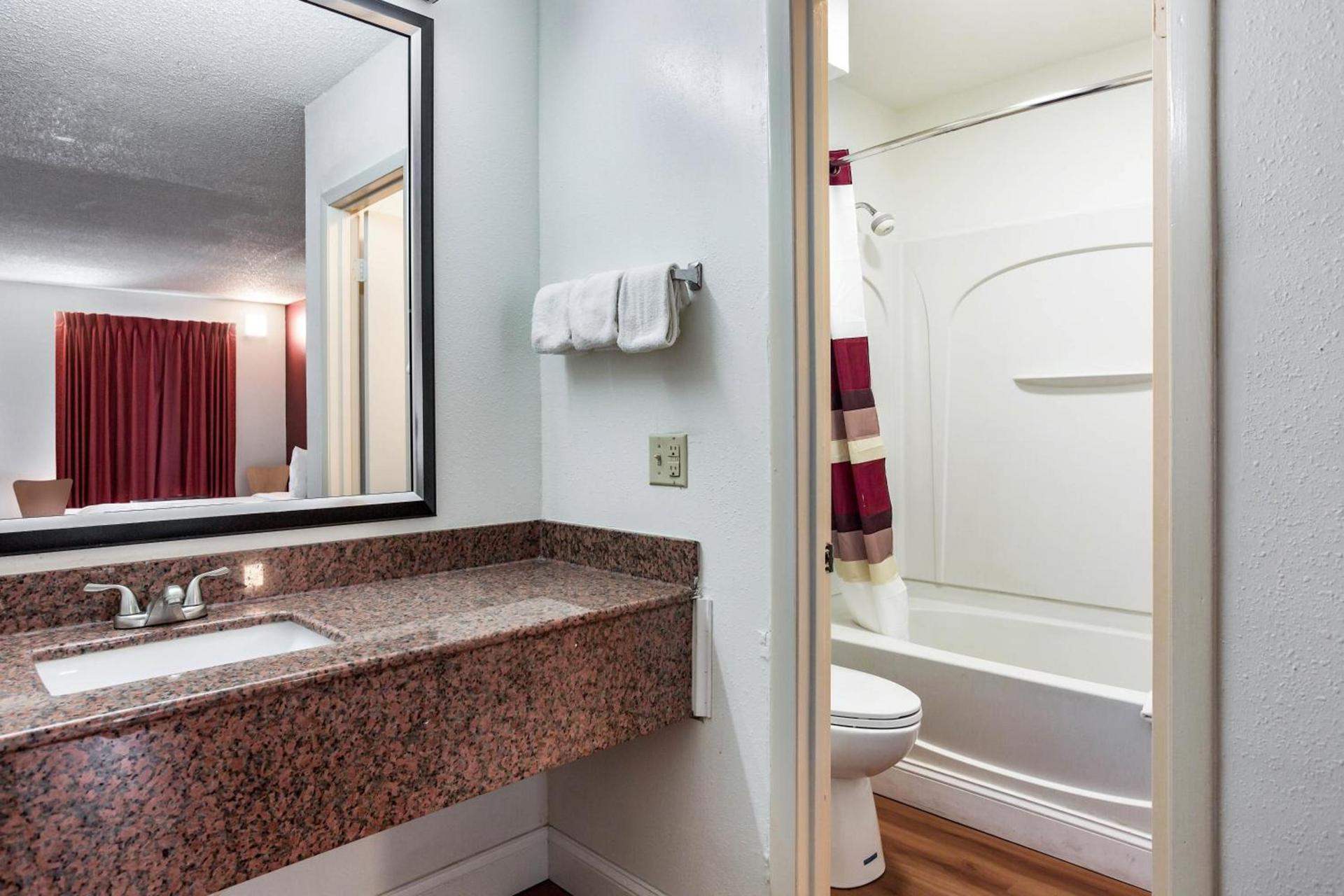 Red Roof Inn Monteagle - I-24 photo 27