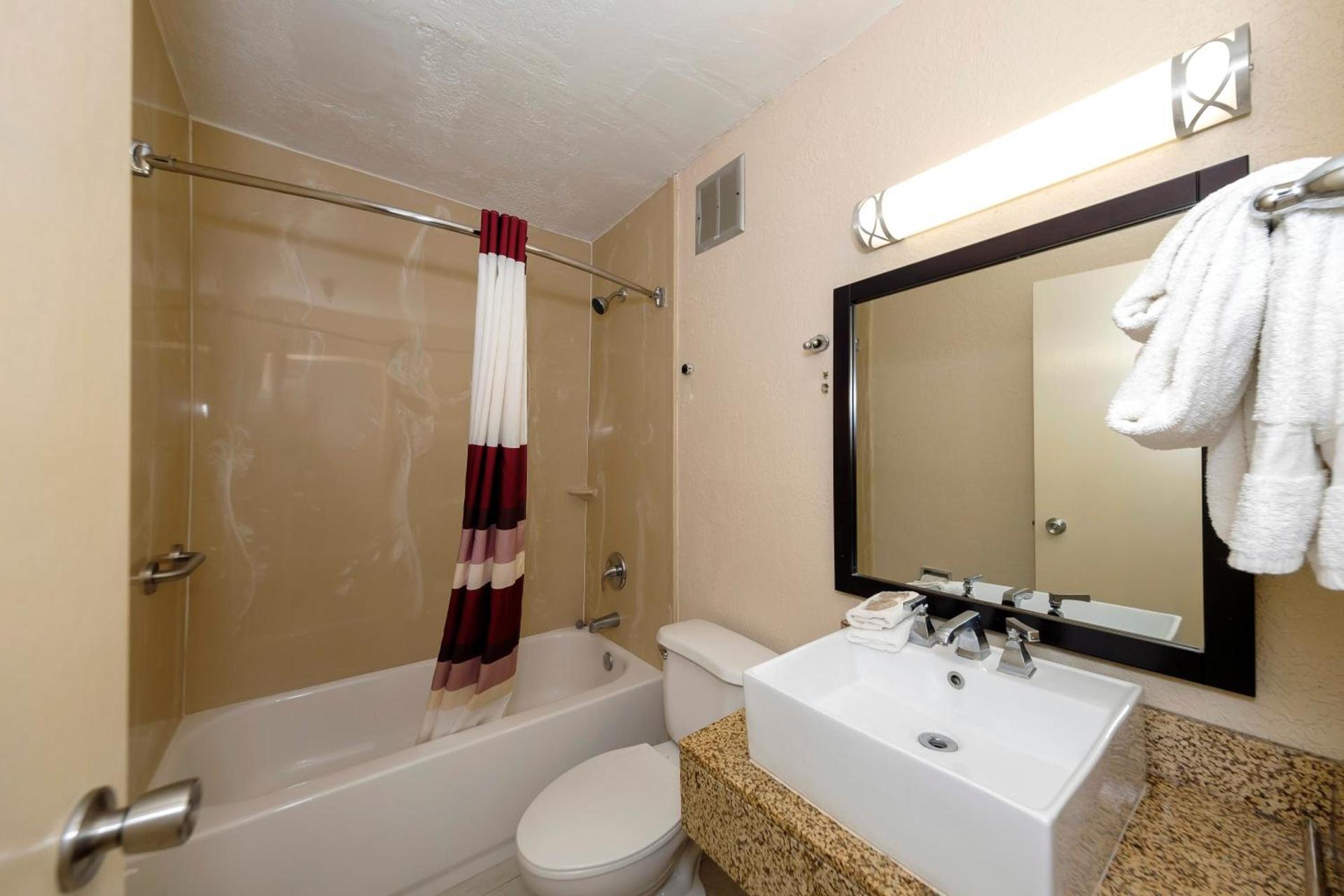 Red Roof Inn Jacksonville - Cruise Port photo 11