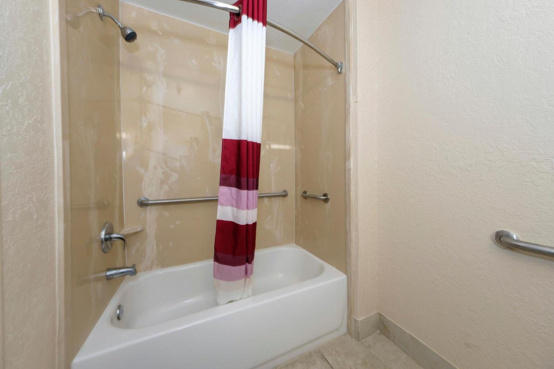 Red Roof Inn Jacksonville - Cruise Port photo 15