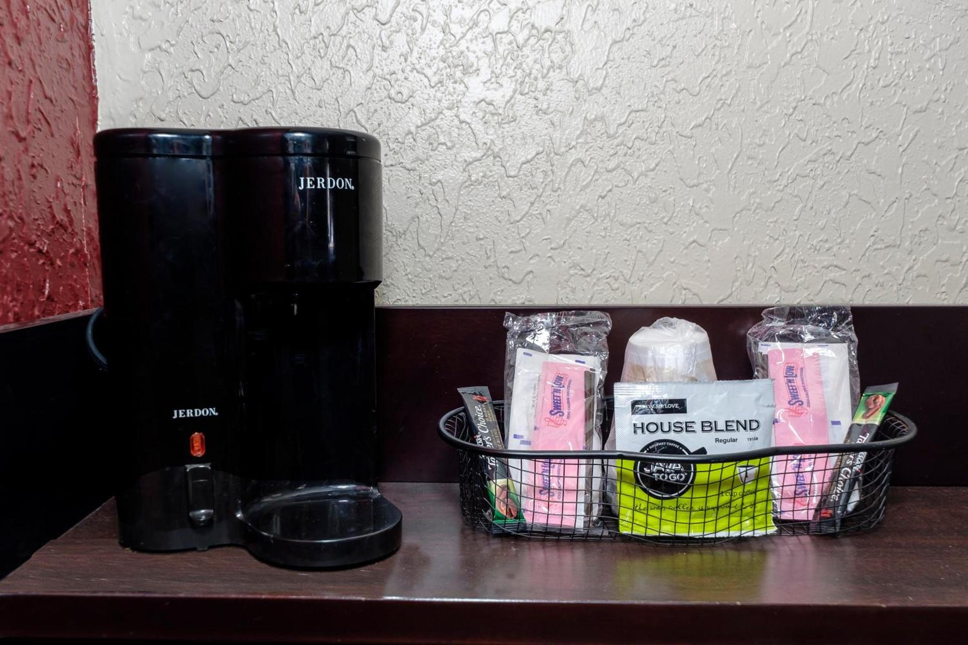 Red Roof Inn Jacksonville - Cruise Port photo 29