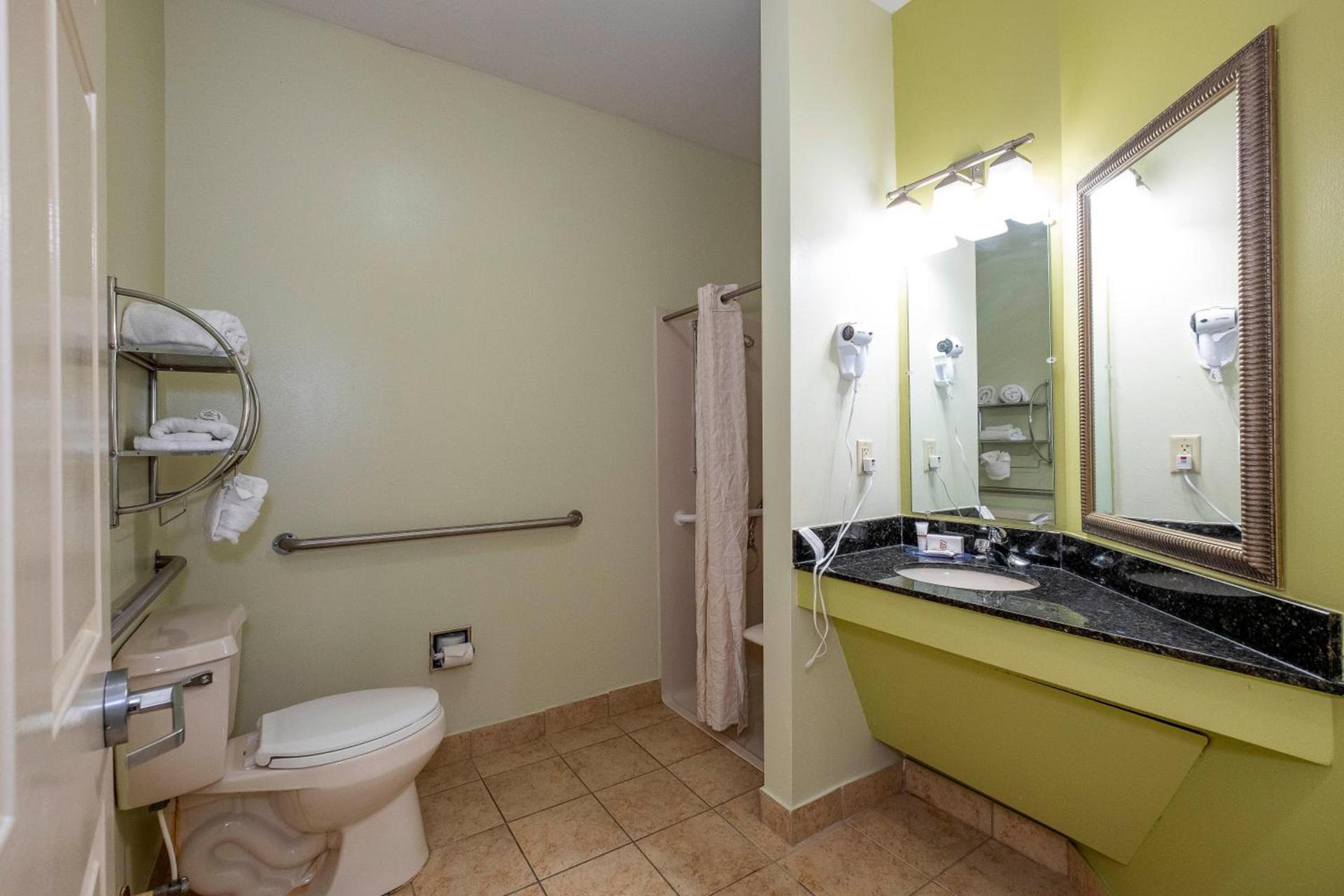 Red Roof Inn & Suites Wilson photo 49