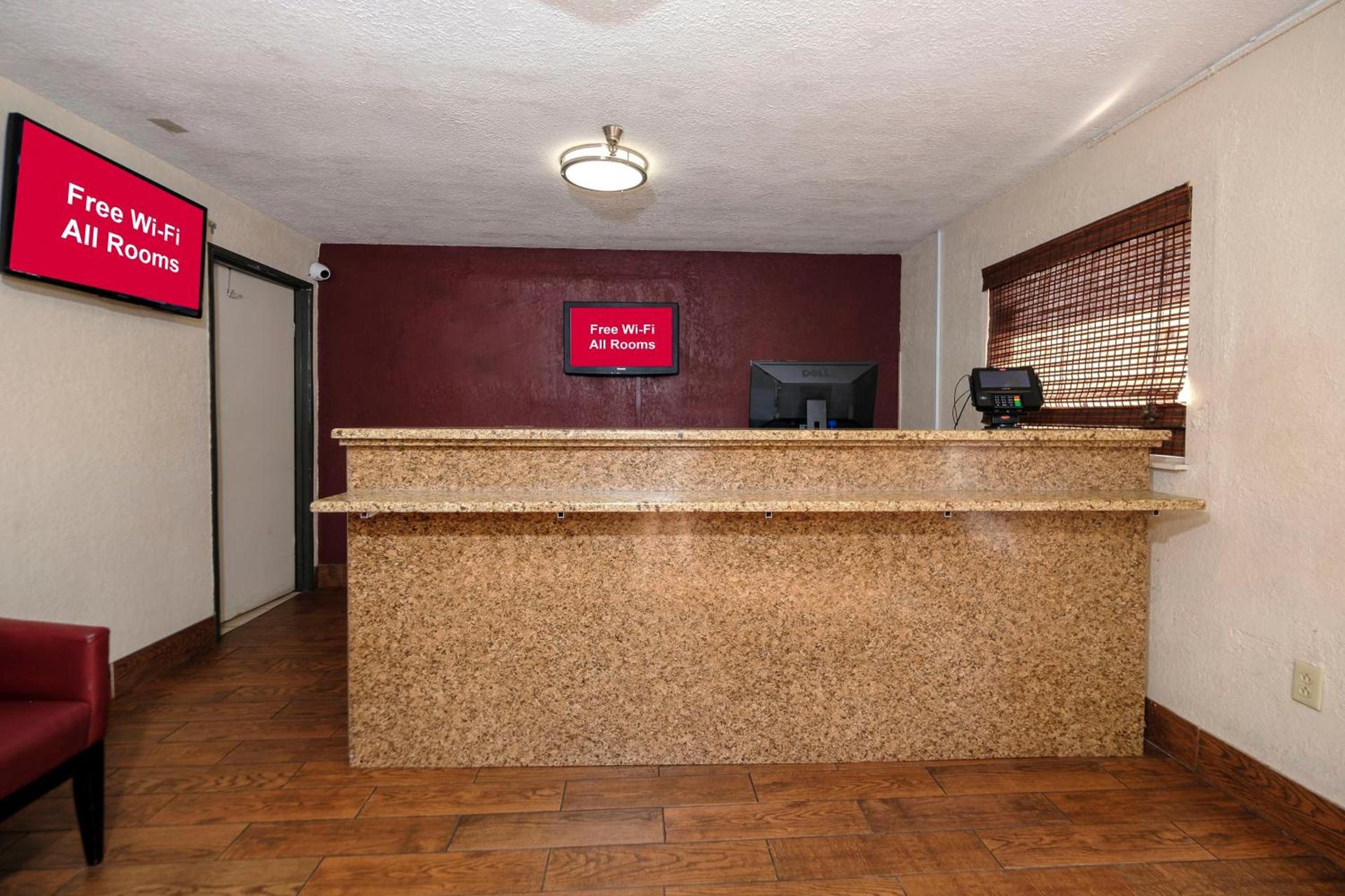Red Roof Inn Jacksonville - Cruise Port photo 3