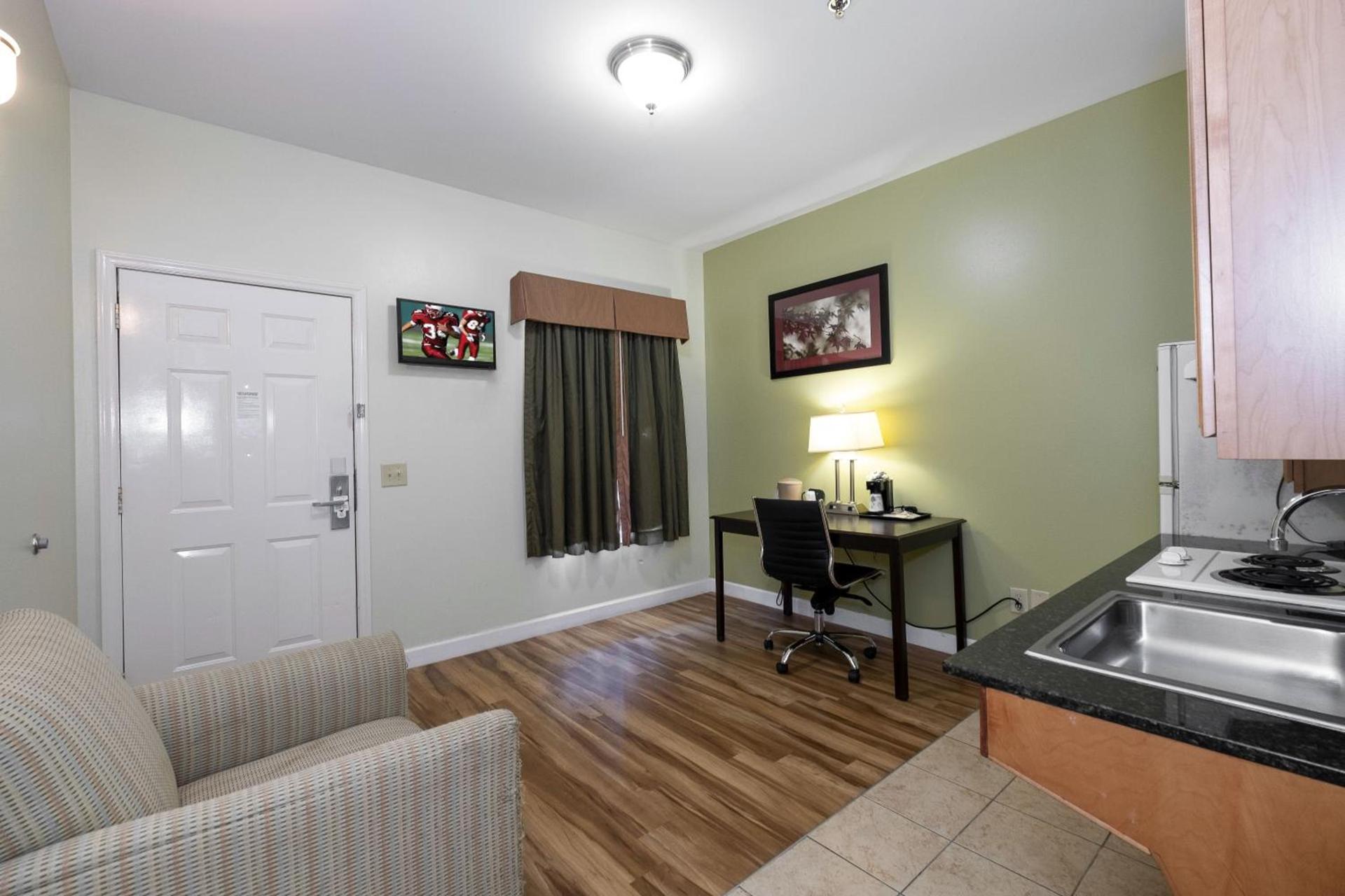 Red Roof Inn & Suites Wilson photo 35