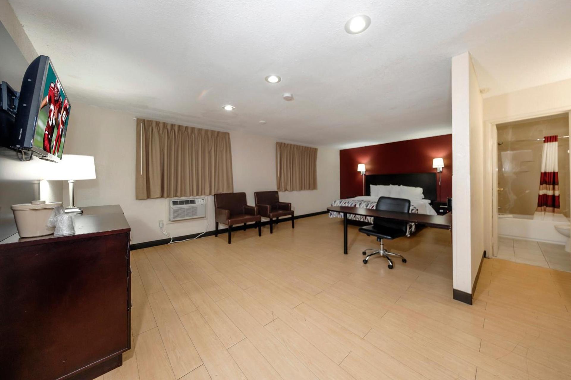 Red Roof Inn Jacksonville - Cruise Port photo 26