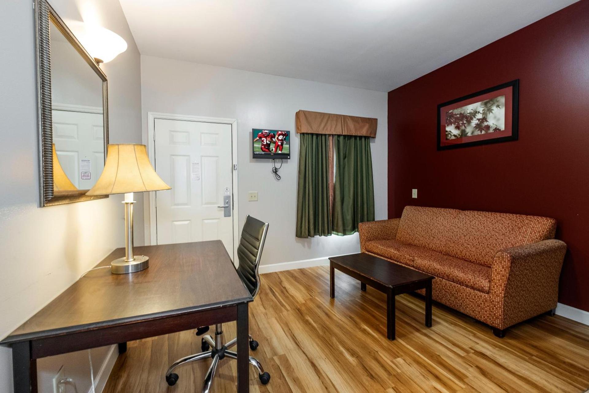 Red Roof Inn & Suites Wilson photo 31