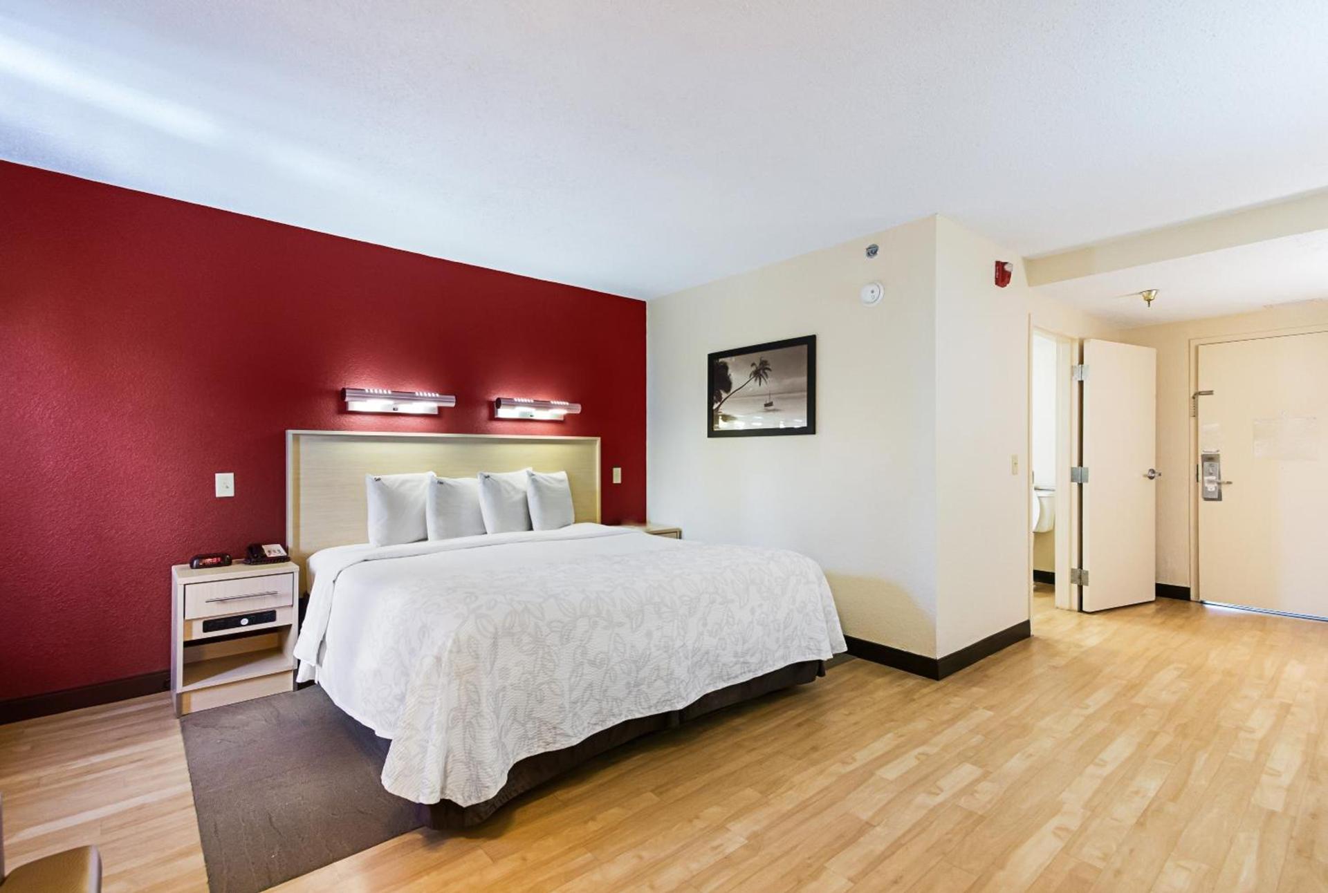 Red Roof Inn PLUS+ West Palm Beach photo 11