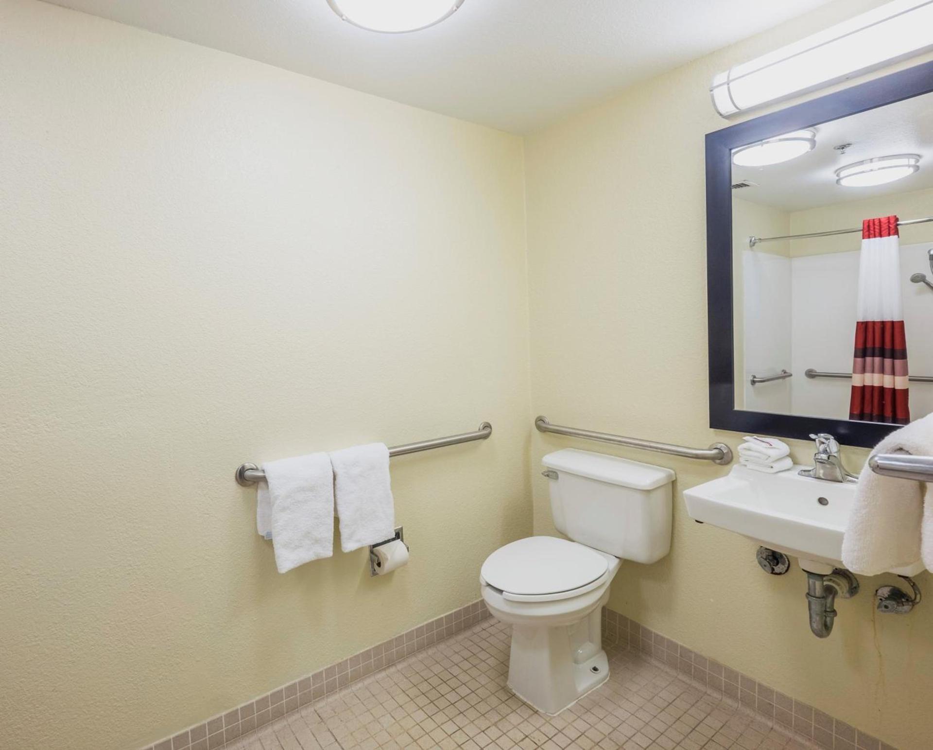 Red Roof Inn PLUS+ West Palm Beach photo 24