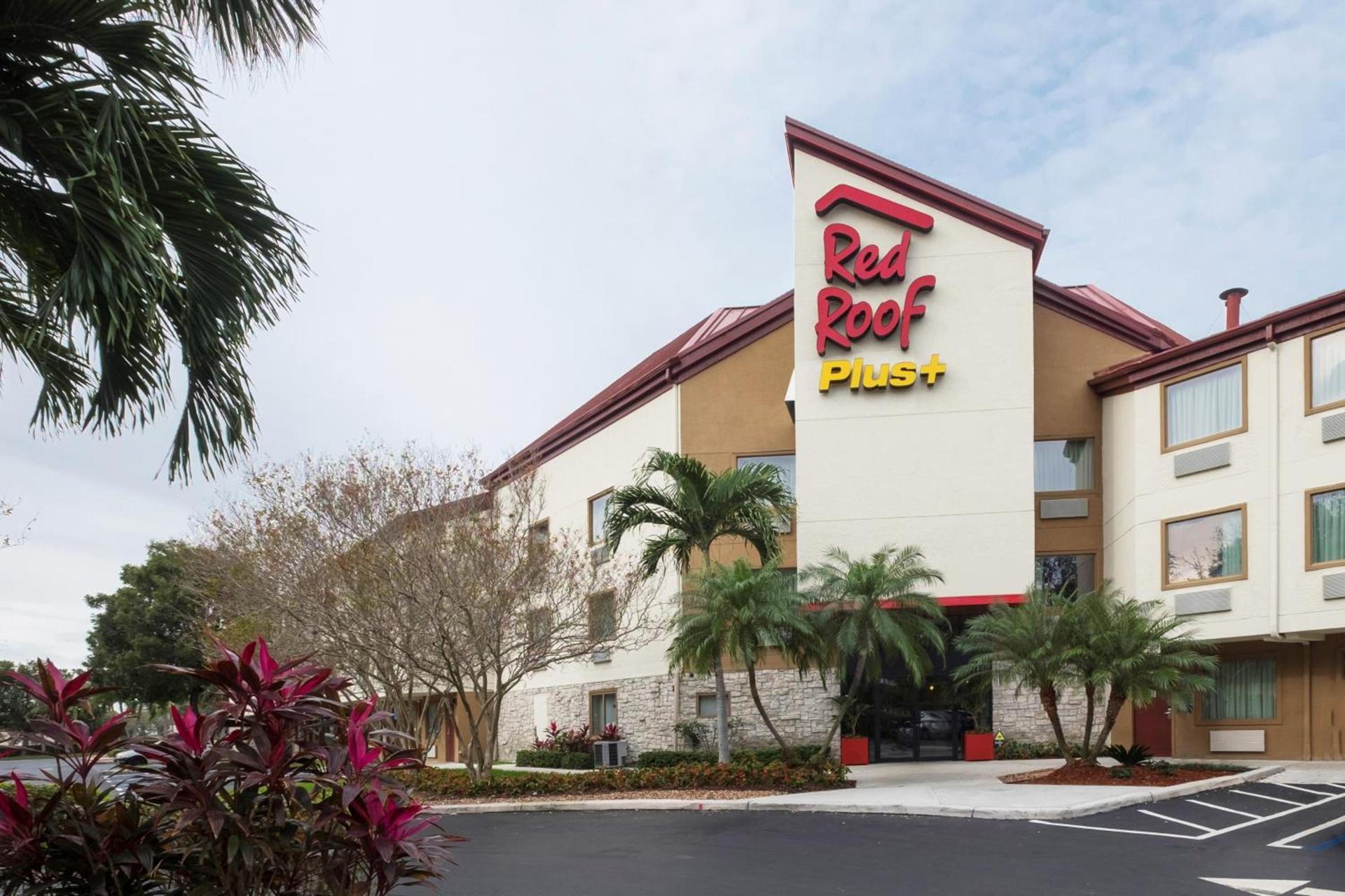 Red Roof Inn PLUS+ West Palm Beach photo 2