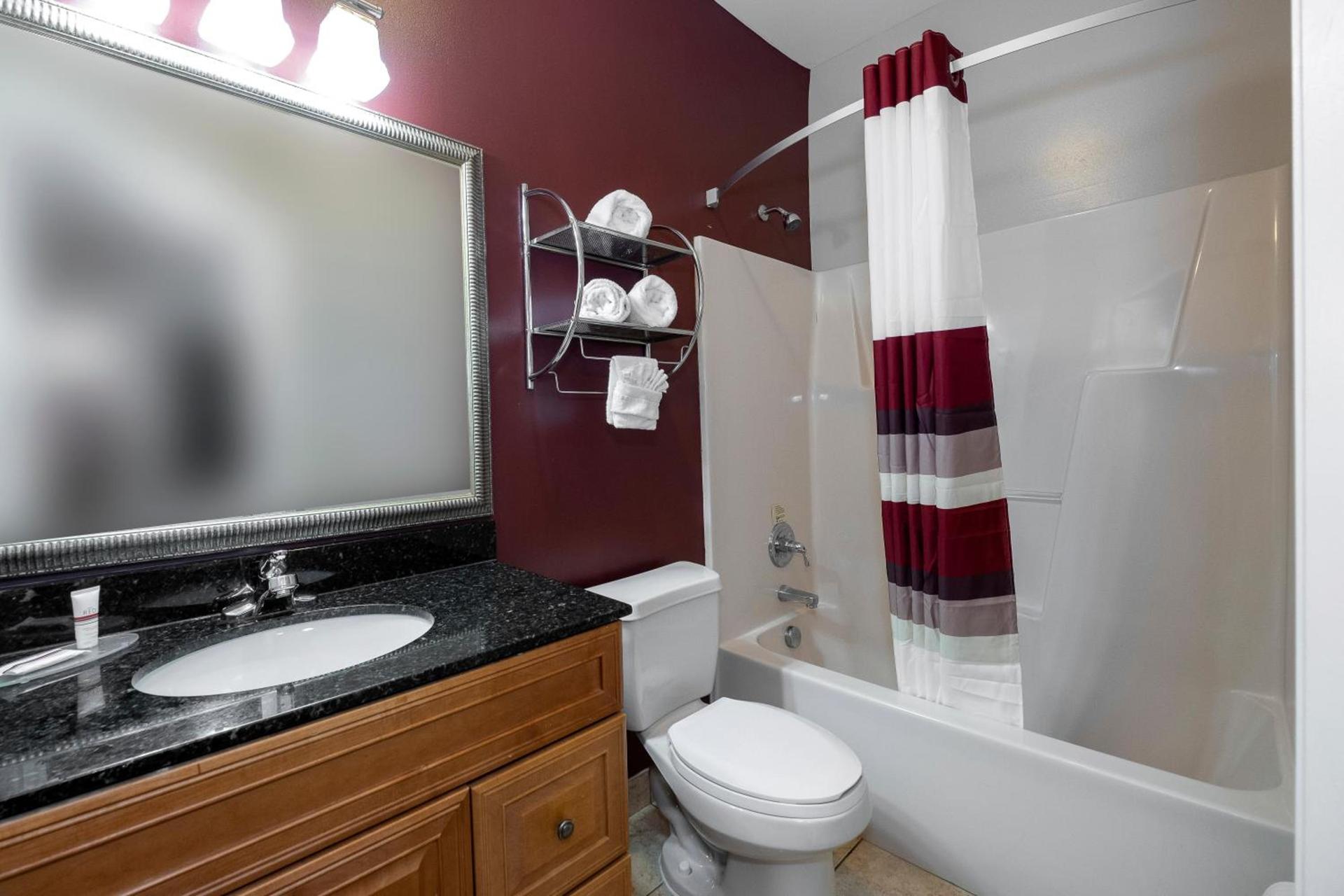 Red Roof Inn & Suites Wilson photo 41