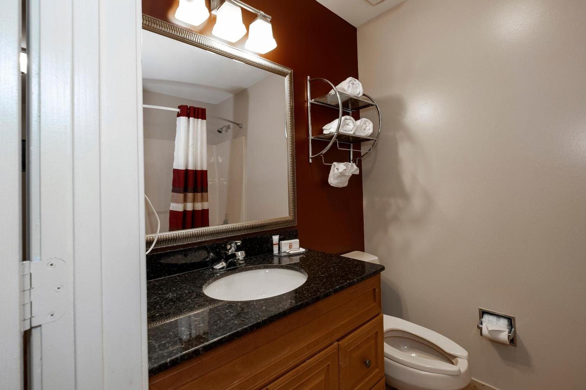 Red Roof Inn & Suites Wilson photo 46
