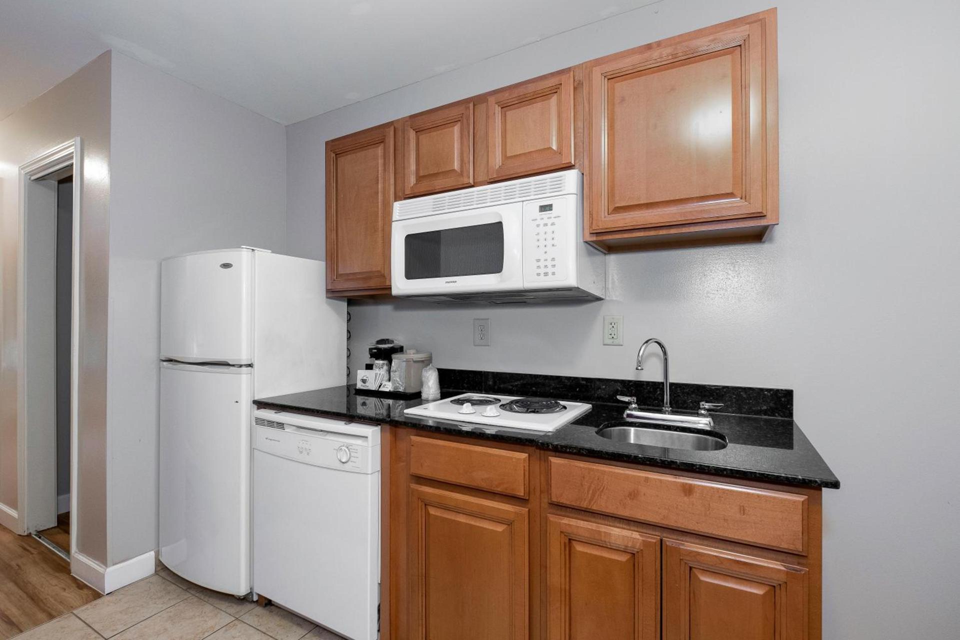 Red Roof Inn & Suites Wilson photo 27
