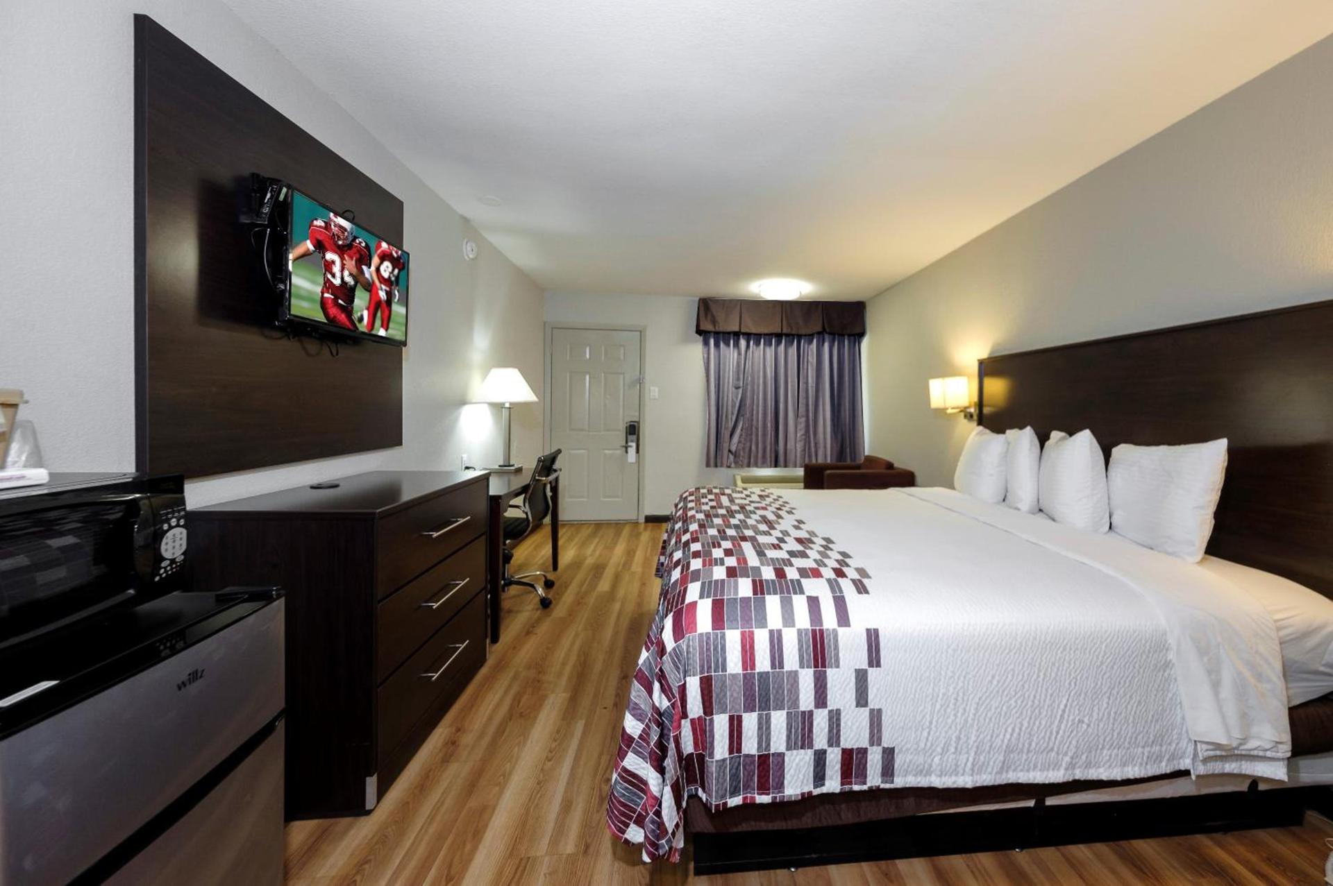 Red Roof Inn Arlington - Entertainment District photo 38