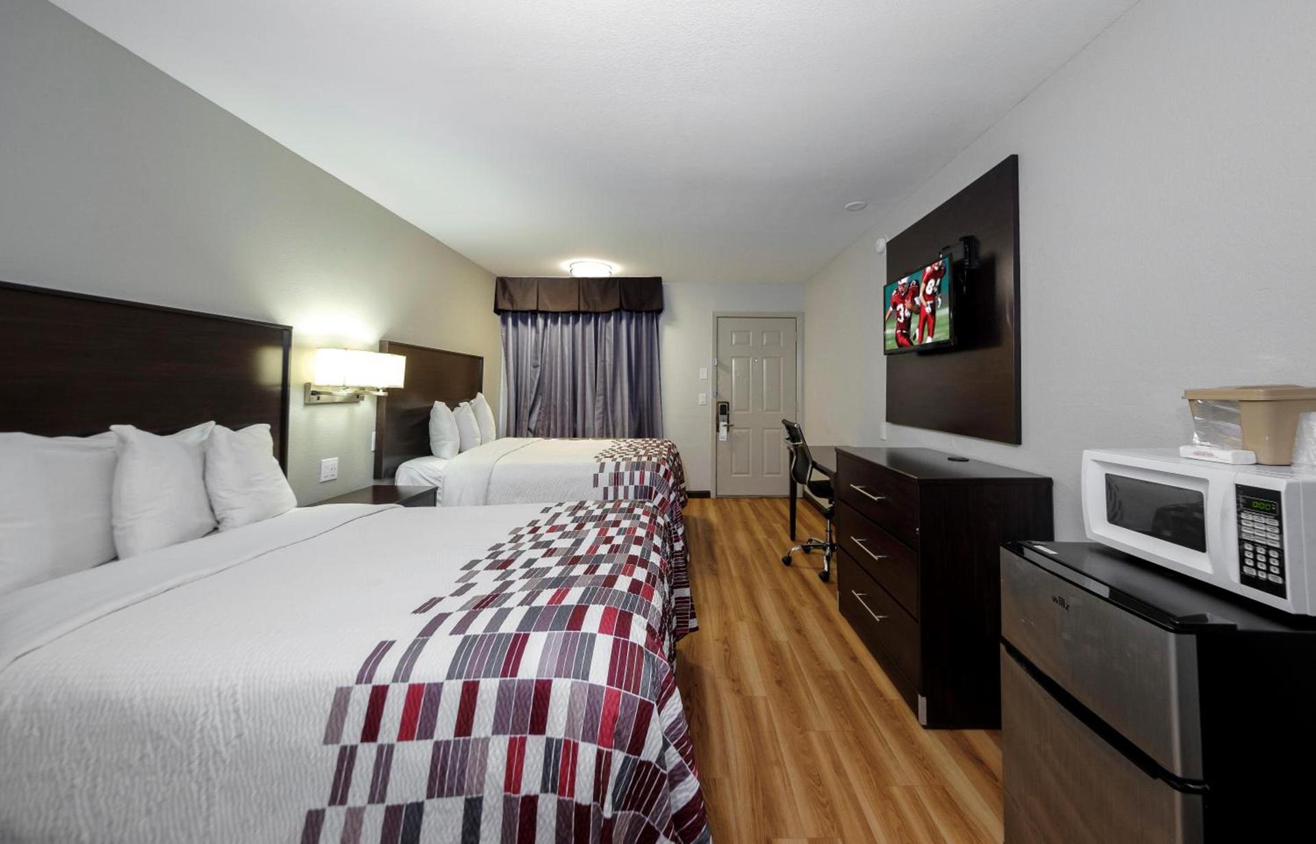 Red Roof Inn Arlington - Entertainment District photo 35