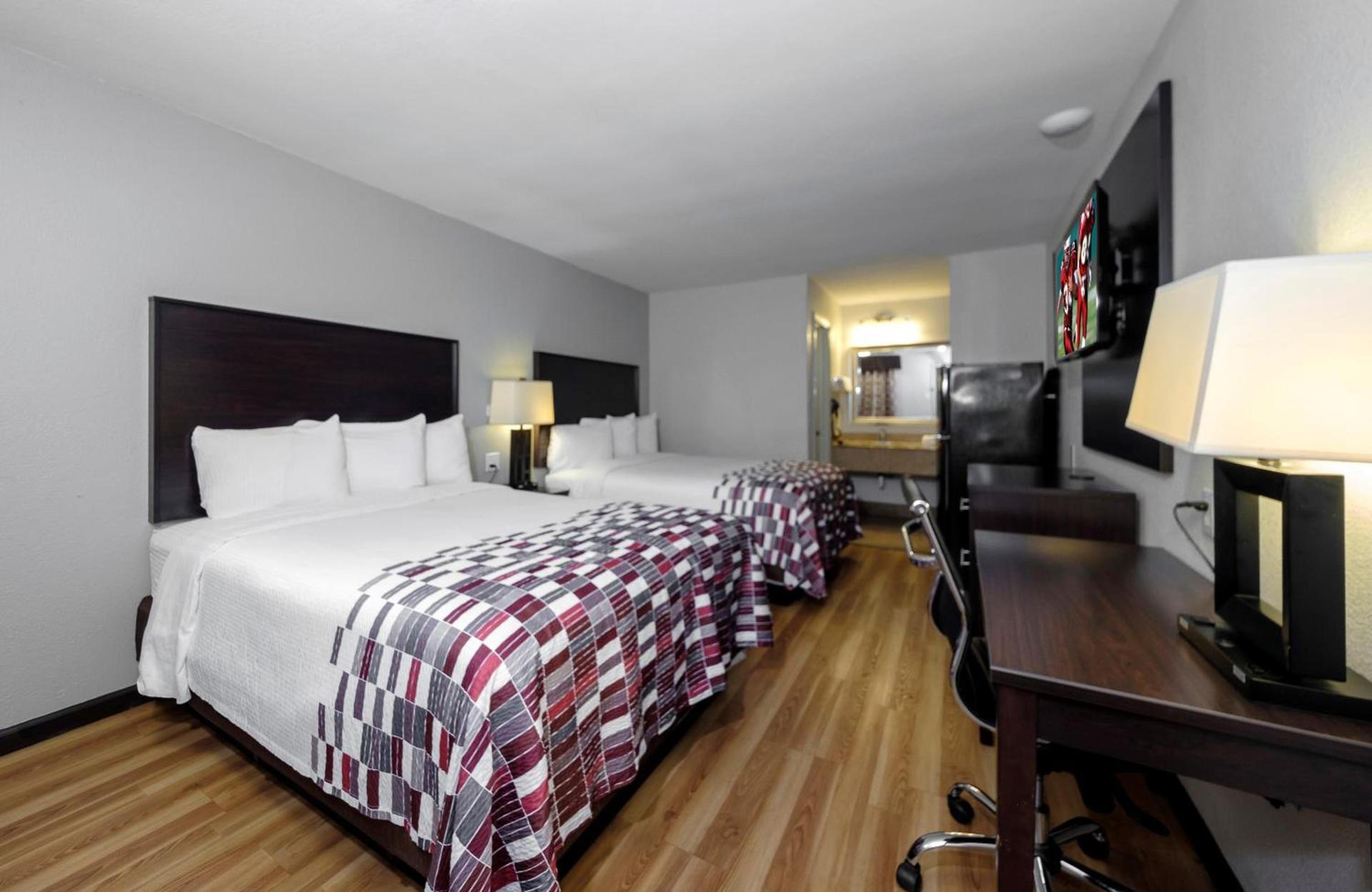 Red Roof Inn Arlington - Entertainment District photo 2