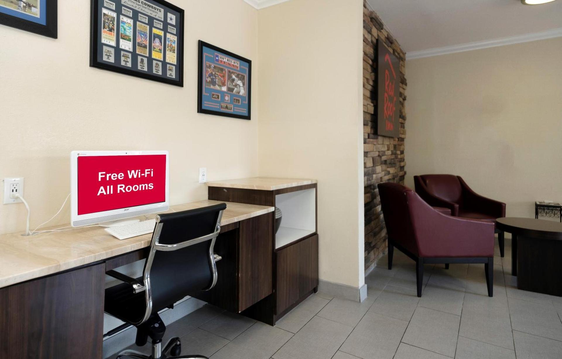 Red Roof Inn Arlington - Entertainment District photo 14