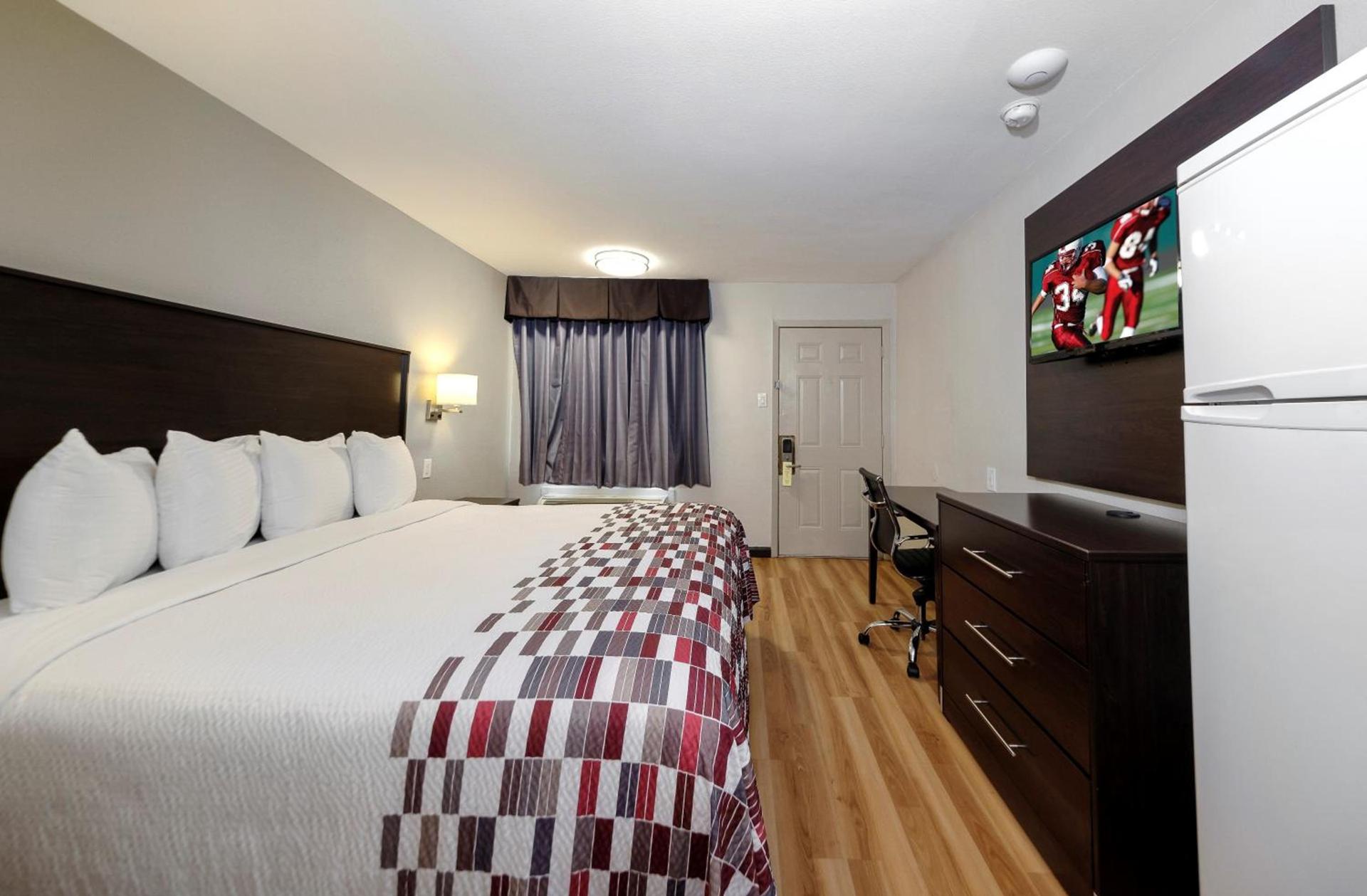 Red Roof Inn Arlington - Entertainment District photo 24