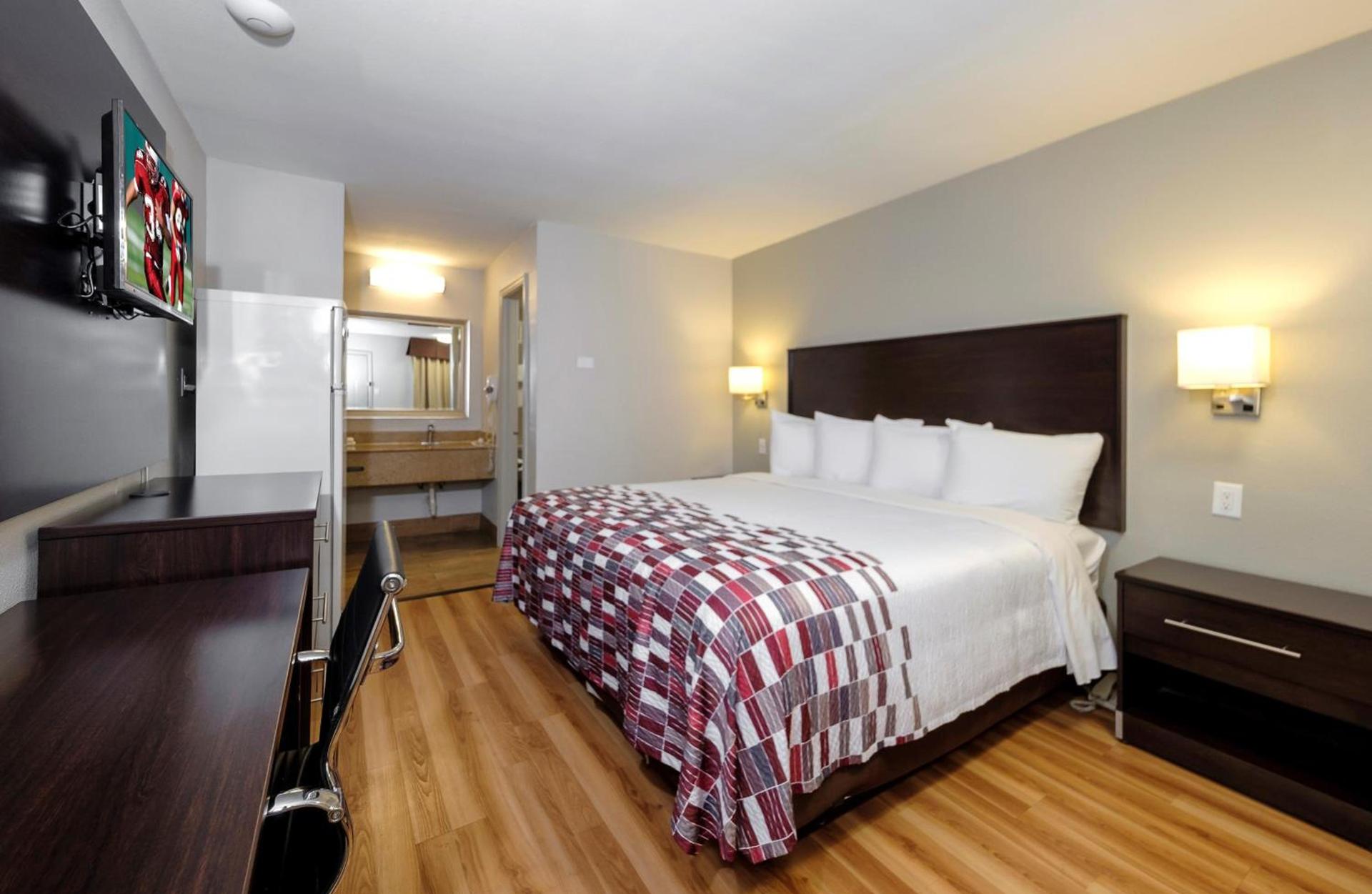 Red Roof Inn Arlington - Entertainment District photo 22