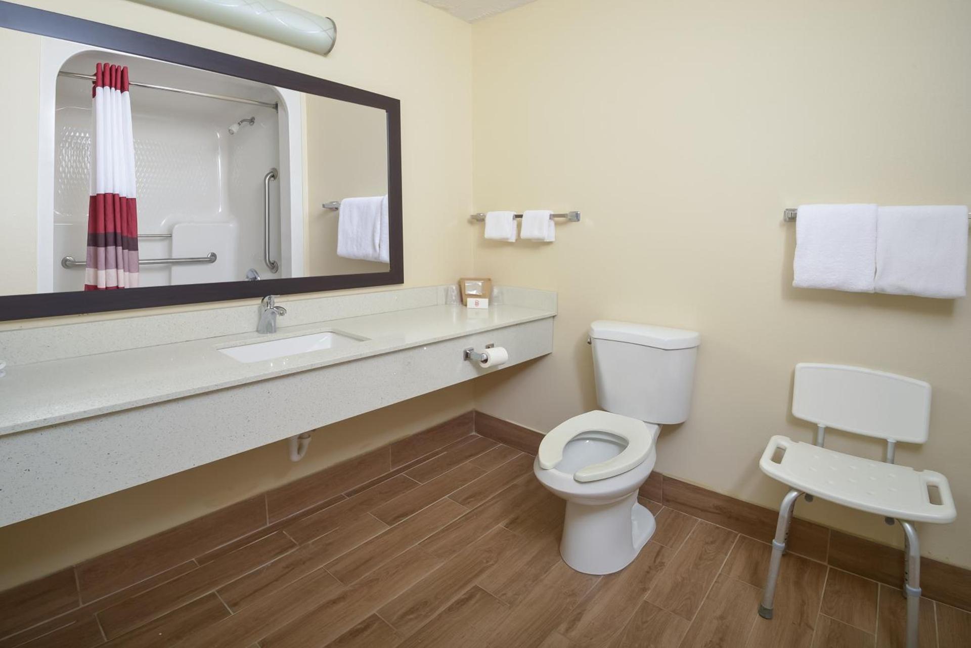 Red Roof Inn Paducah photo 19