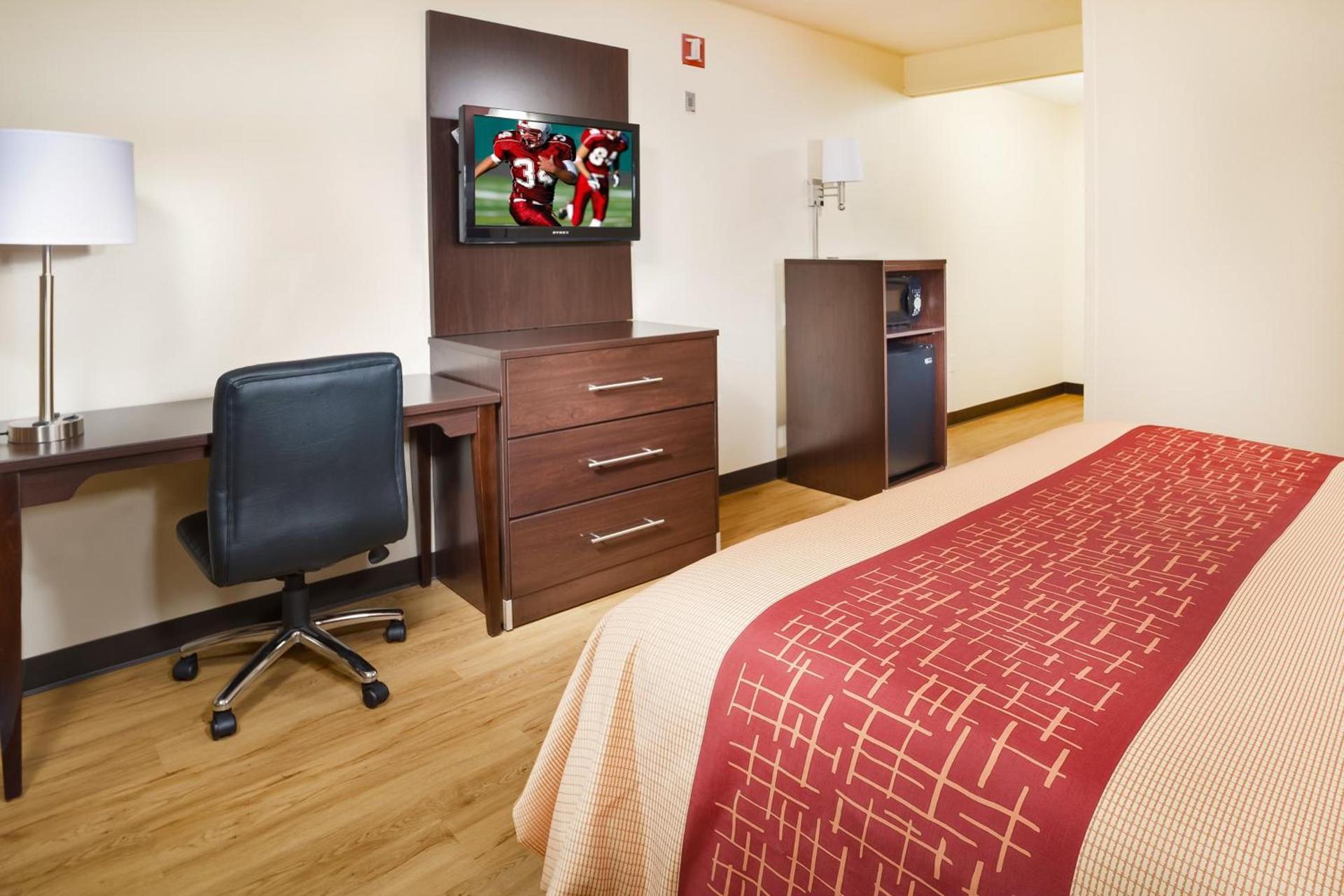 Red Roof Inn Paducah photo 16