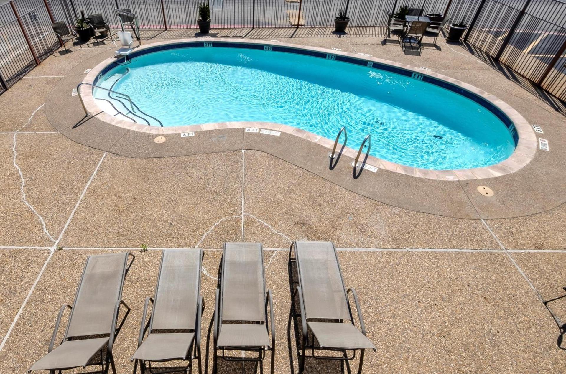 Red Roof Inn Arlington - Entertainment District photo 12