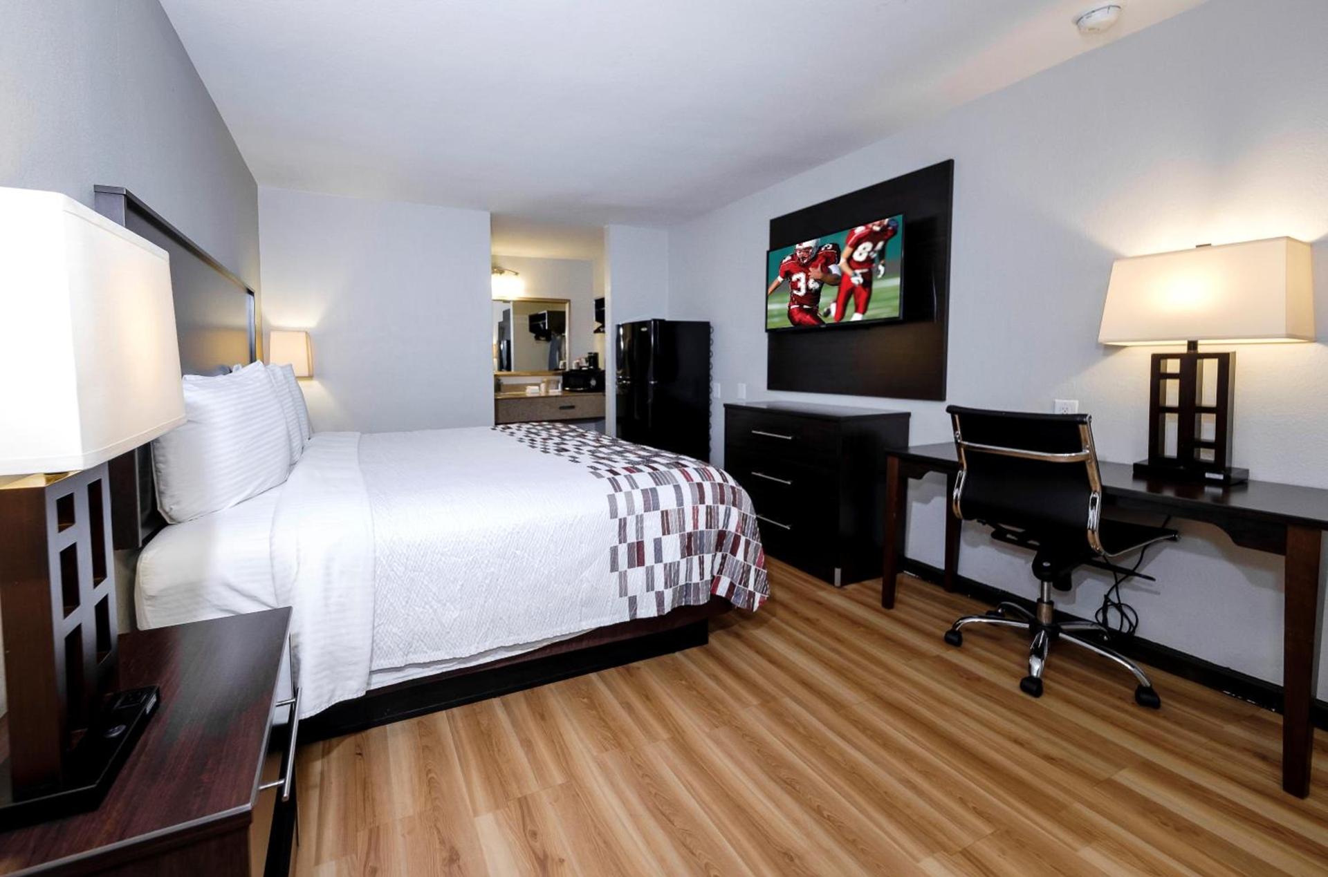 Red Roof Inn Arlington - Entertainment District photo 25