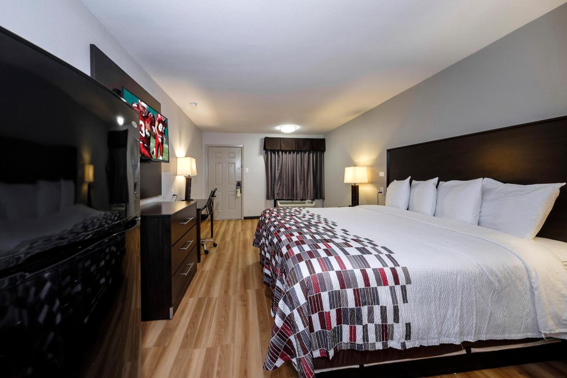 Red Roof Inn Arlington - Entertainment District photo 26