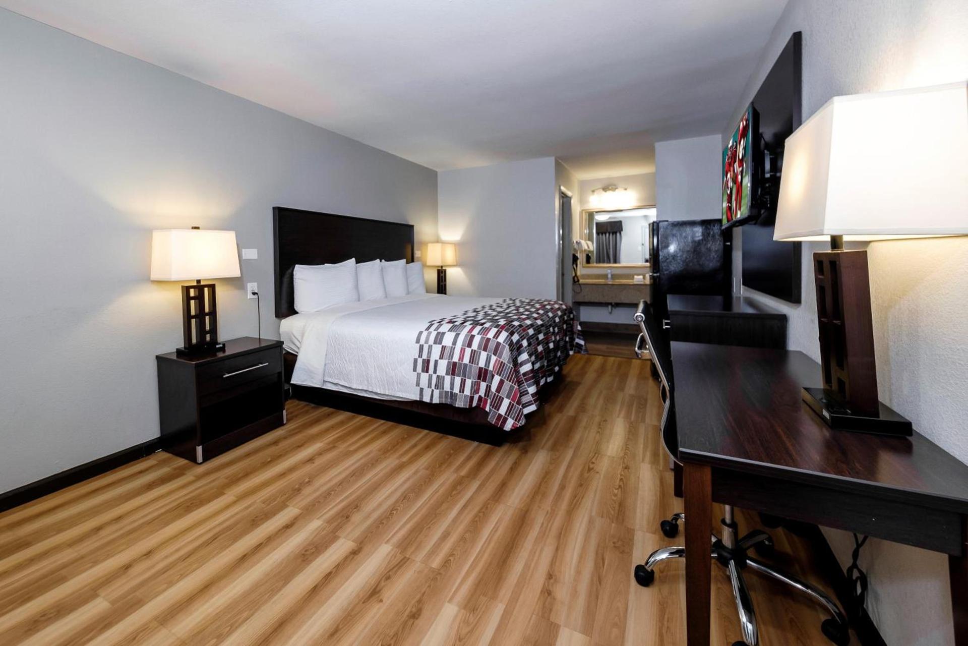 Red Roof Inn Arlington - Entertainment District photo 49
