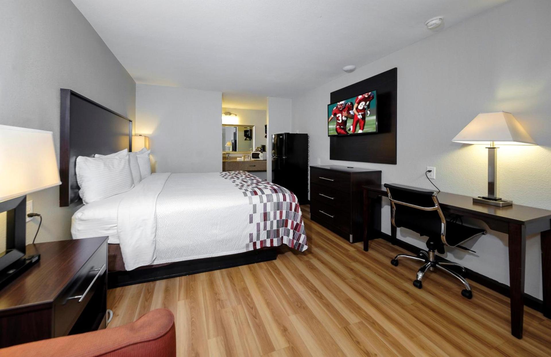 Red Roof Inn Arlington - Entertainment District photo 28