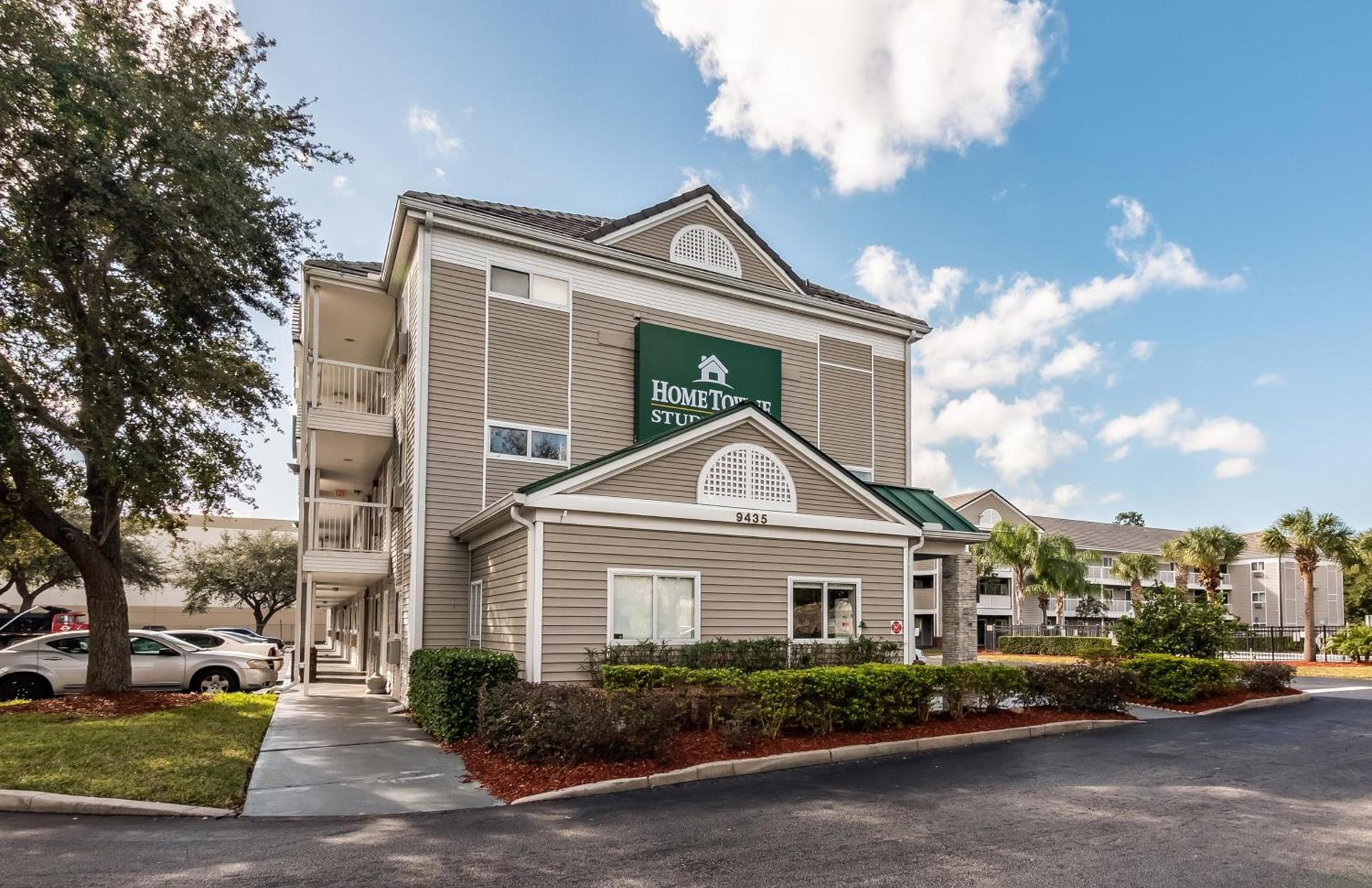 HomeTowne Studios by Red Roof Orlando South photo 1