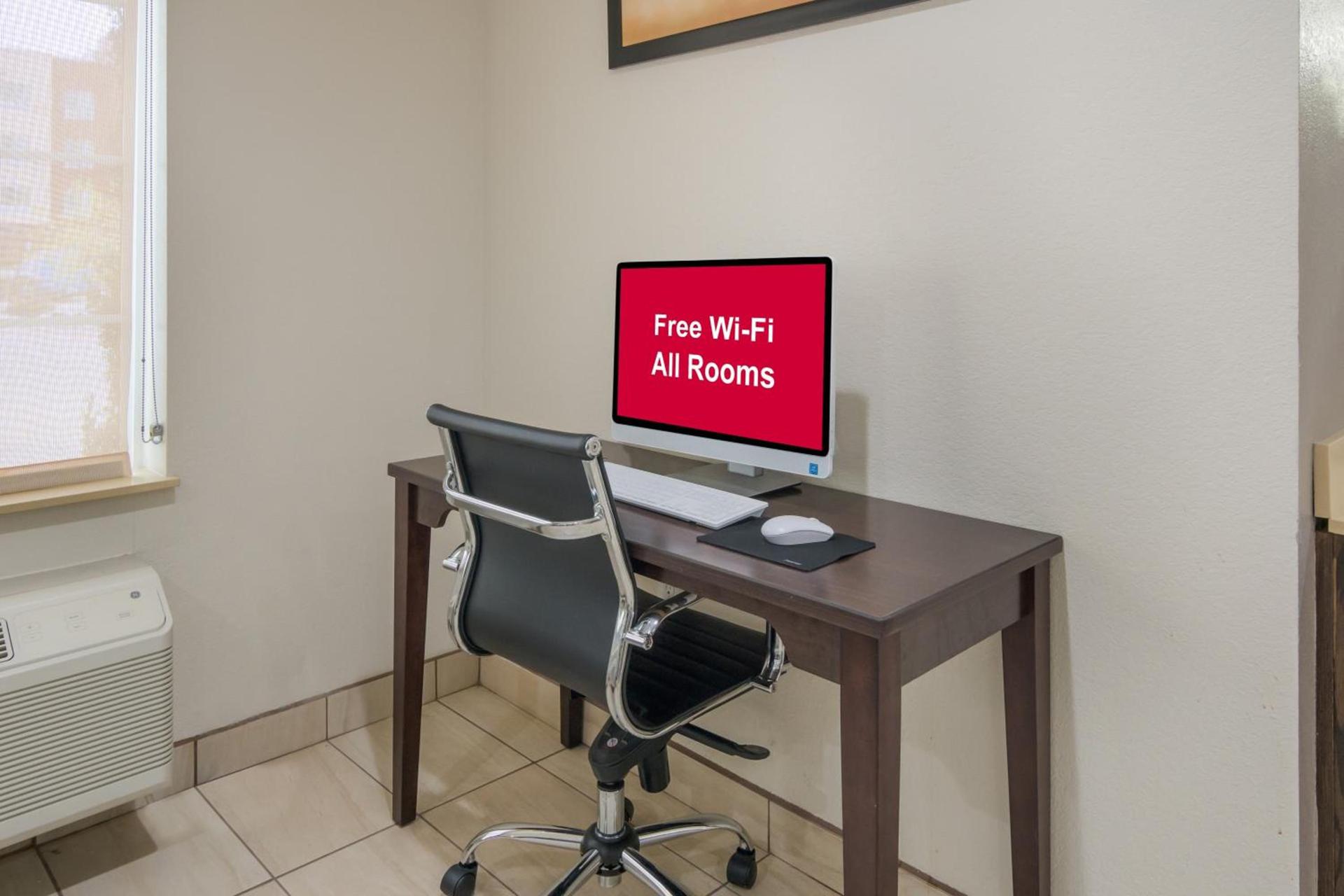 Red Roof Inn PLUS+ Fort Worth - Burleson photo 7