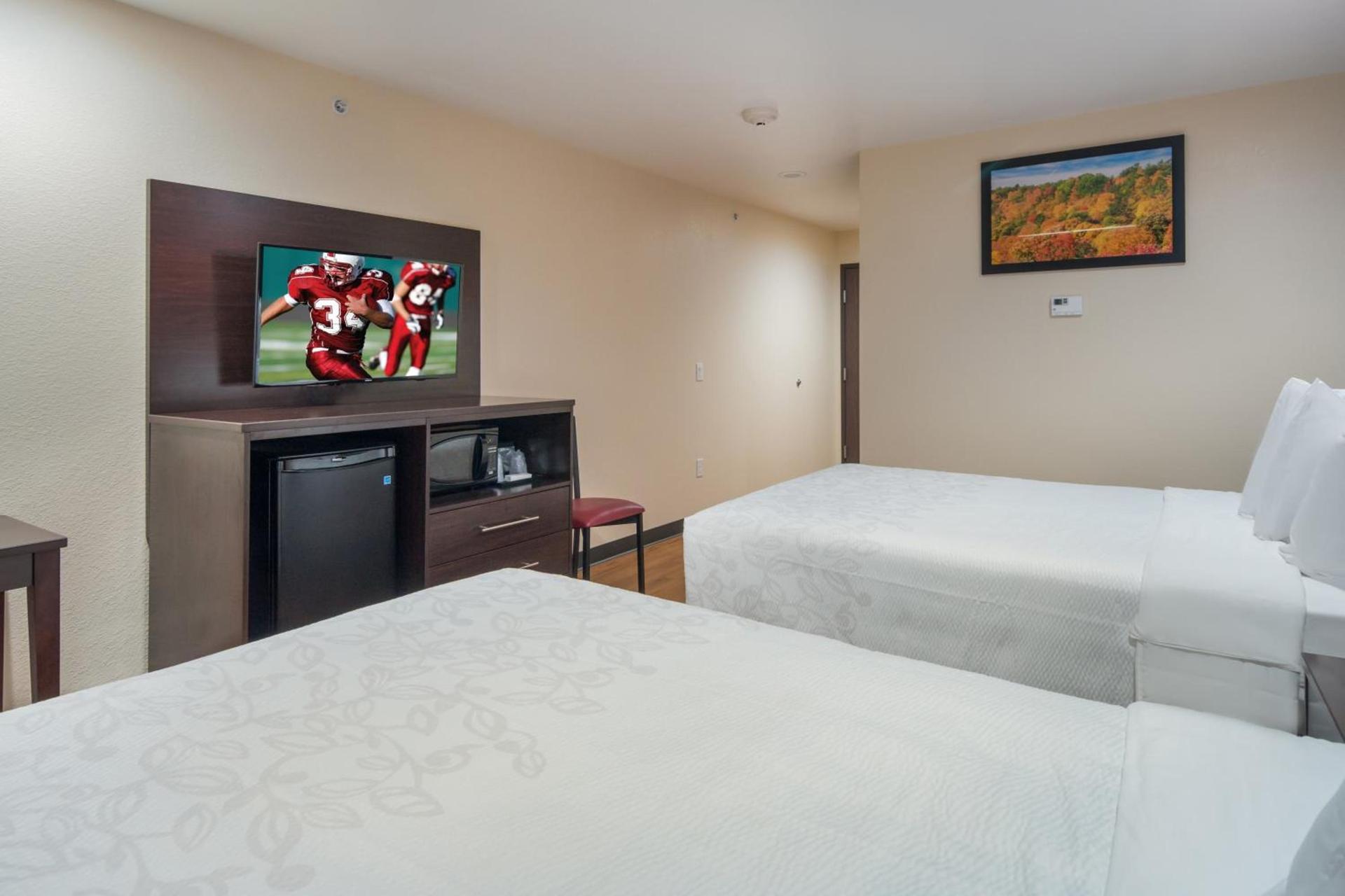 Red Roof Inn PLUS+ Fort Worth - Burleson photo 21