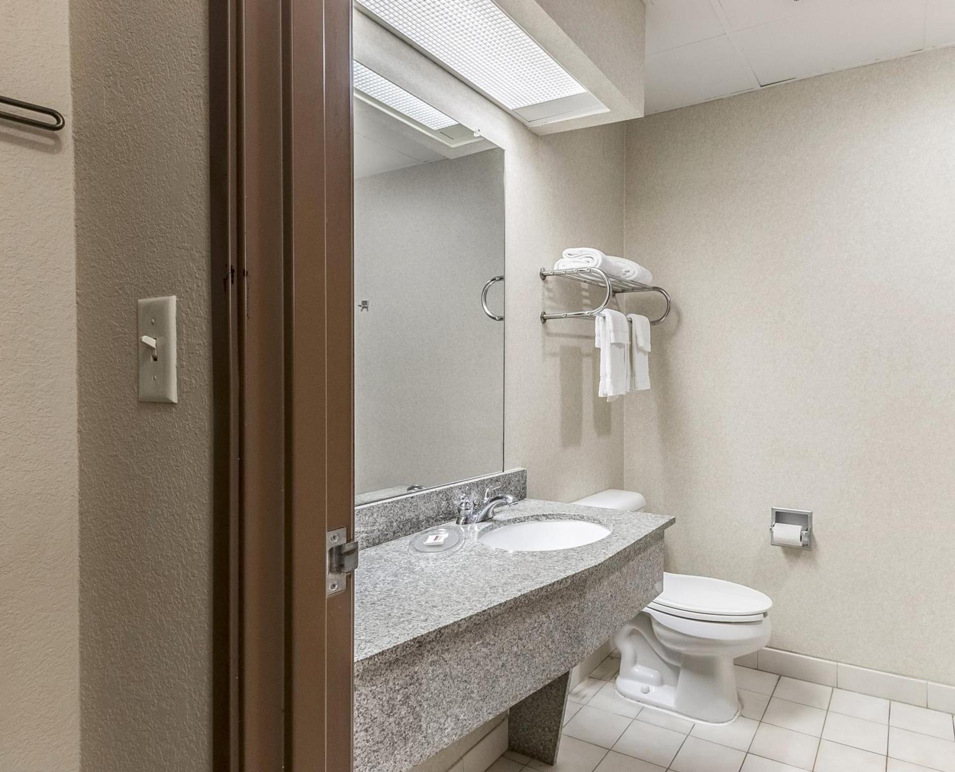 Clarion Pointe Hinesville near Fort Stewart photo 30