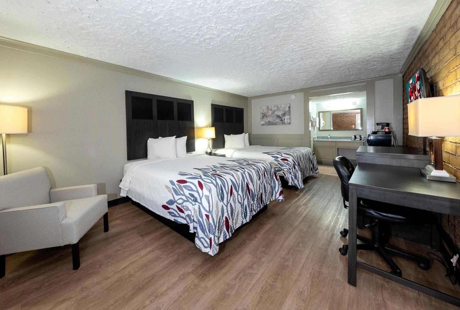 Red Roof Inn Monroe photo 18
