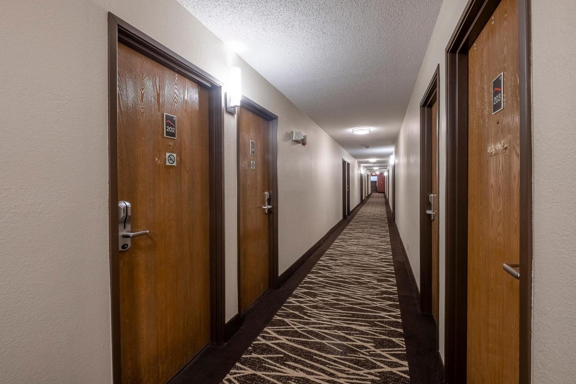 Red Roof Inn Bristol photo 10