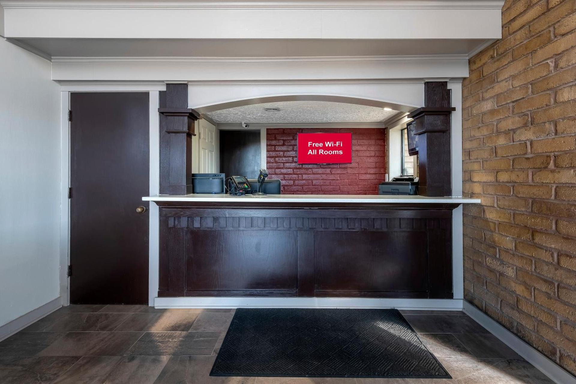 Red Roof Inn Monroe photo 6