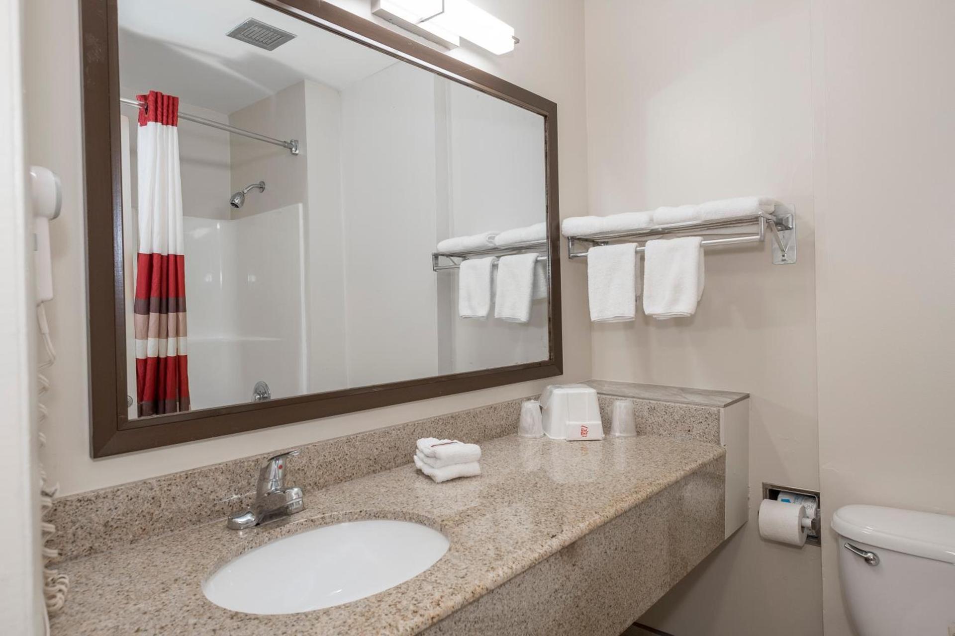 Red Roof Inn Bishopville photo 19