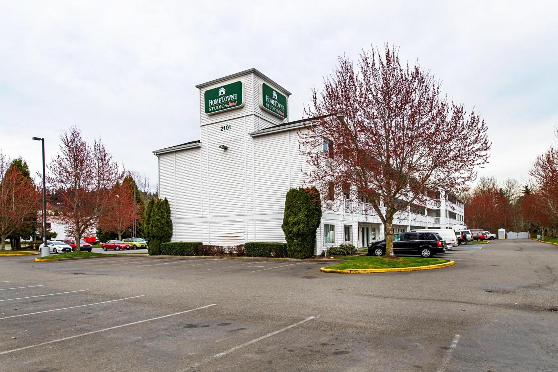 HomeTowne Studios by Red Roof Tacoma - Puyallup — hotel in Puyallup