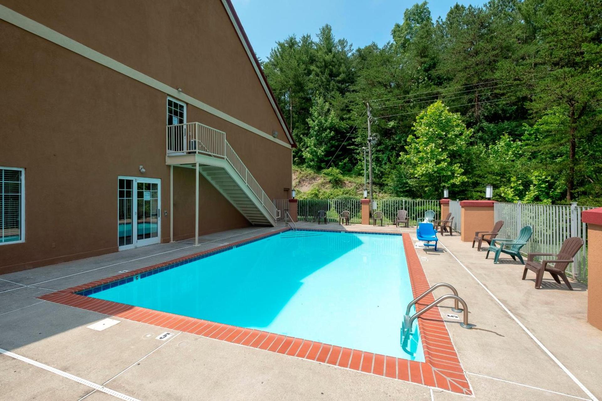 Red Roof Inn & Suites Corbin photo 46