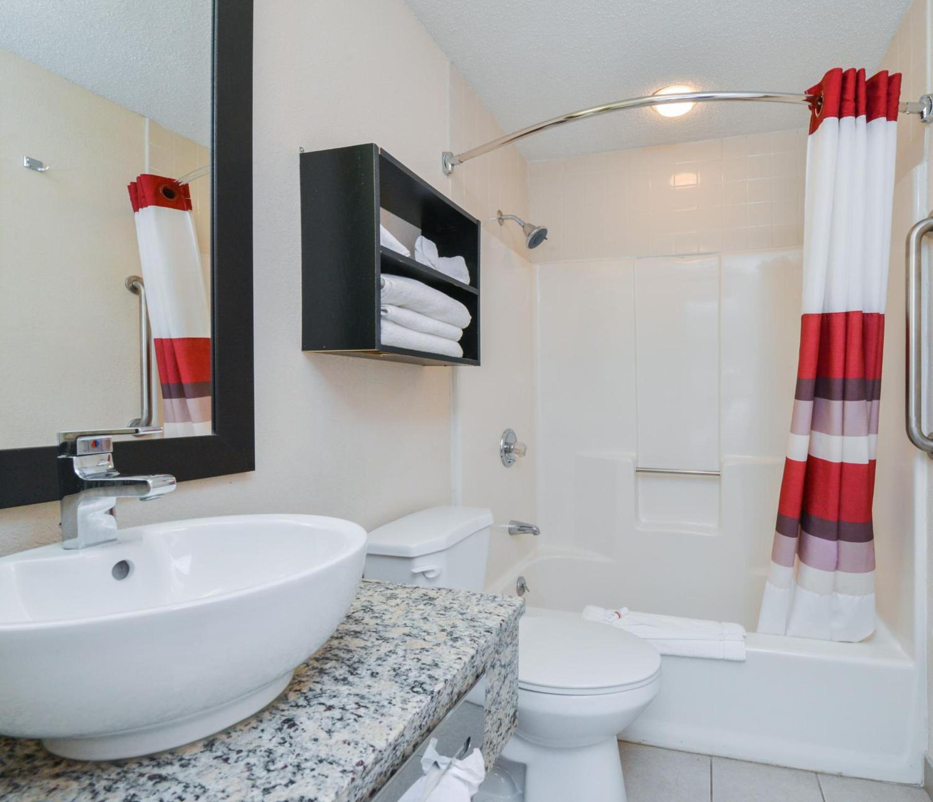 Red Roof Inn PLUS+ & Suites Guilford photo 20