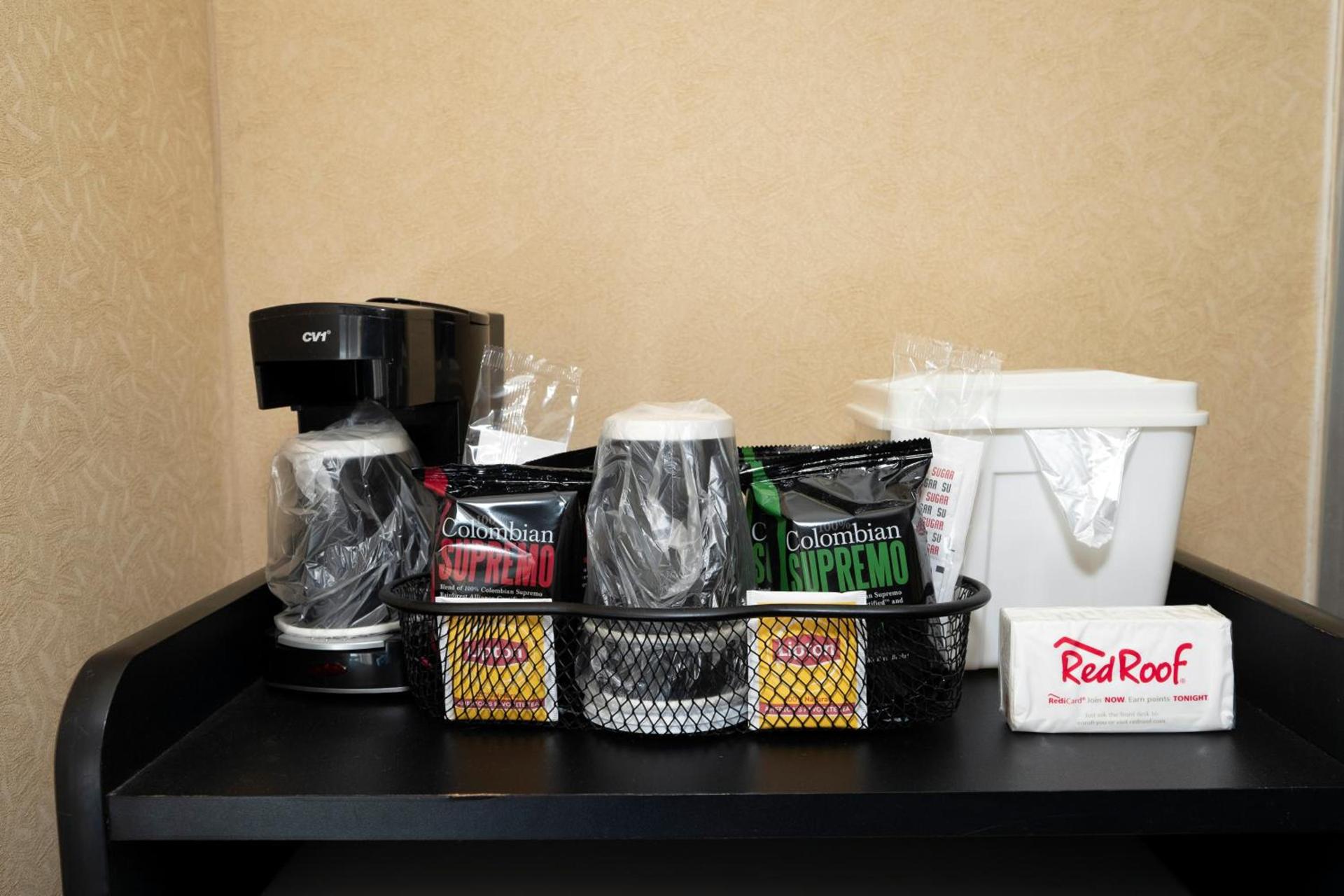 Red Roof Inn and Suites Newark - University photo 49
