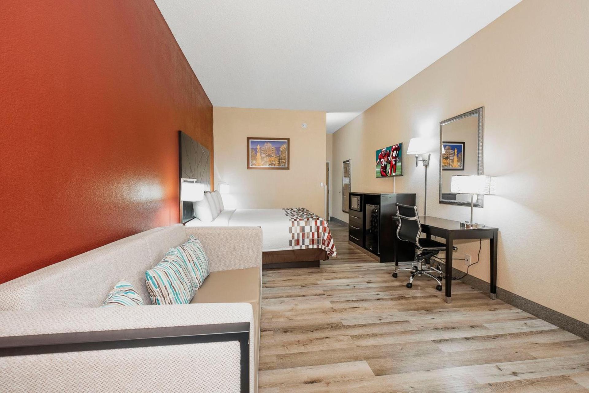 Red Roof Inn & Suites Macon photo 21