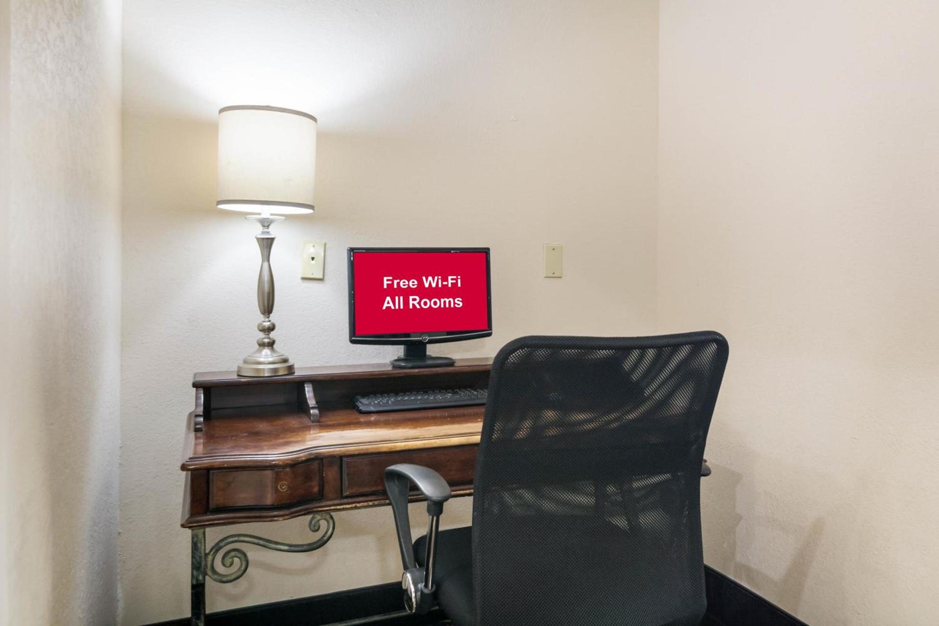 Red Roof Inn Carrollton photo 19